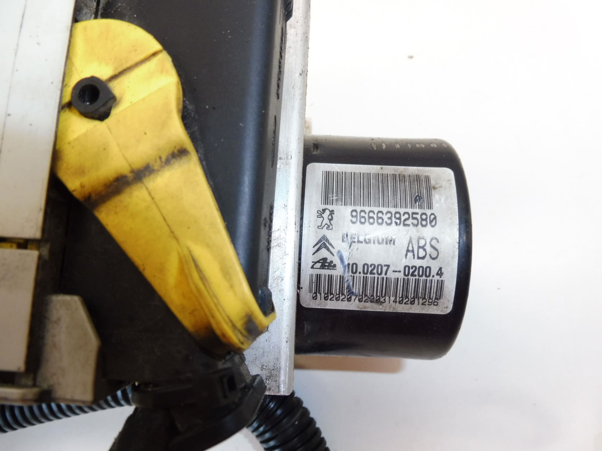 Modulo ABS ATE usato per Citroën C3 e Peugeot 207 - 9666392580 (10.0207-0200.4) - immagine 2