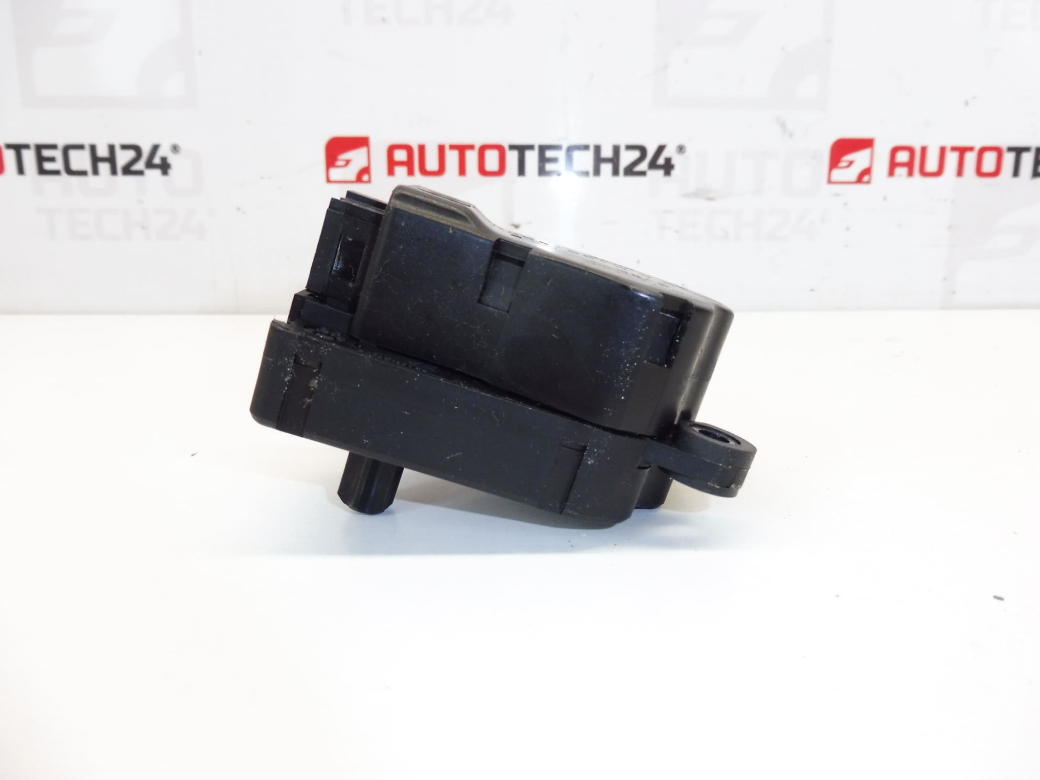 Servomotore Riscaldamento BEHR Citroën Peugeot EAD515 P2861001U b 42 647947 - immagine 2