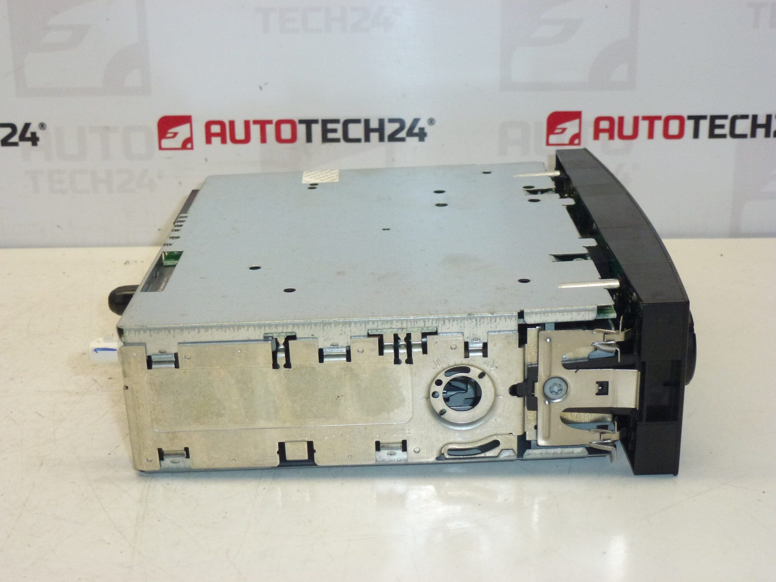 Autoradio CD Citroën Peugeot 9647521077 - immagine 2