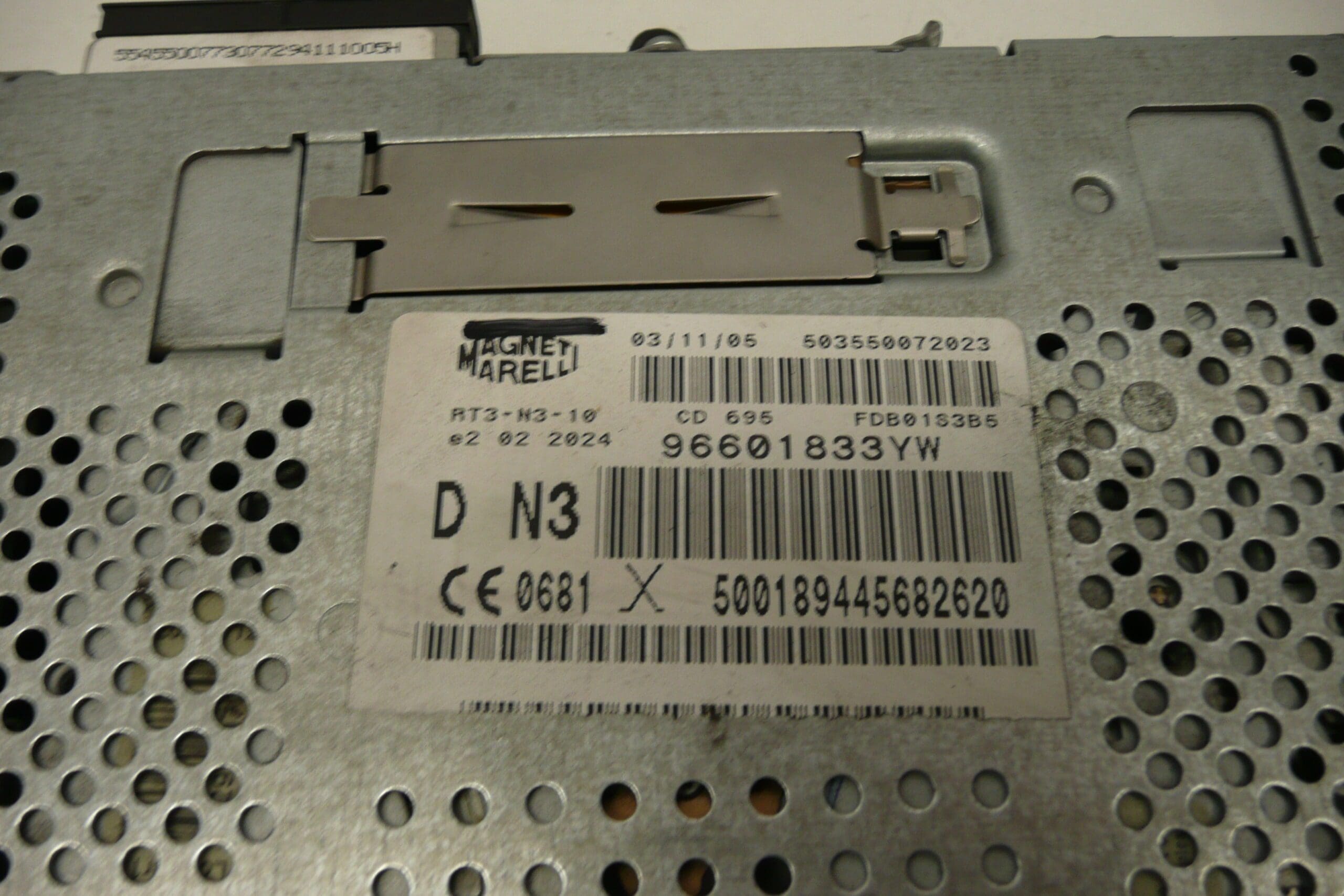 Autoradio Citroën Peugeot RT3-N3 96601833YW - immagine 2