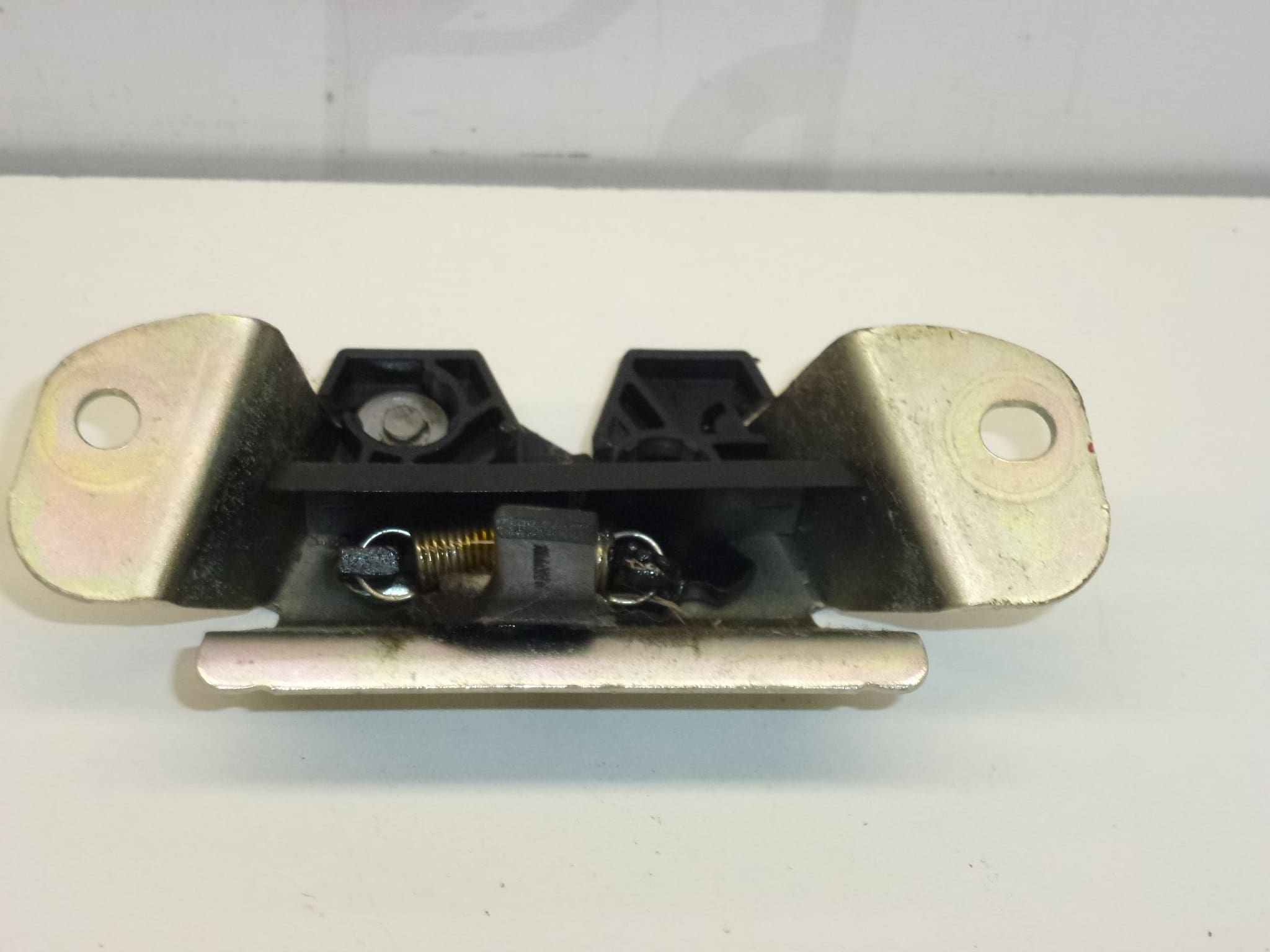 Blocco serratura portellone posteriore per Citroën C1 e Peugeot 107 - 871988 - immagine 2