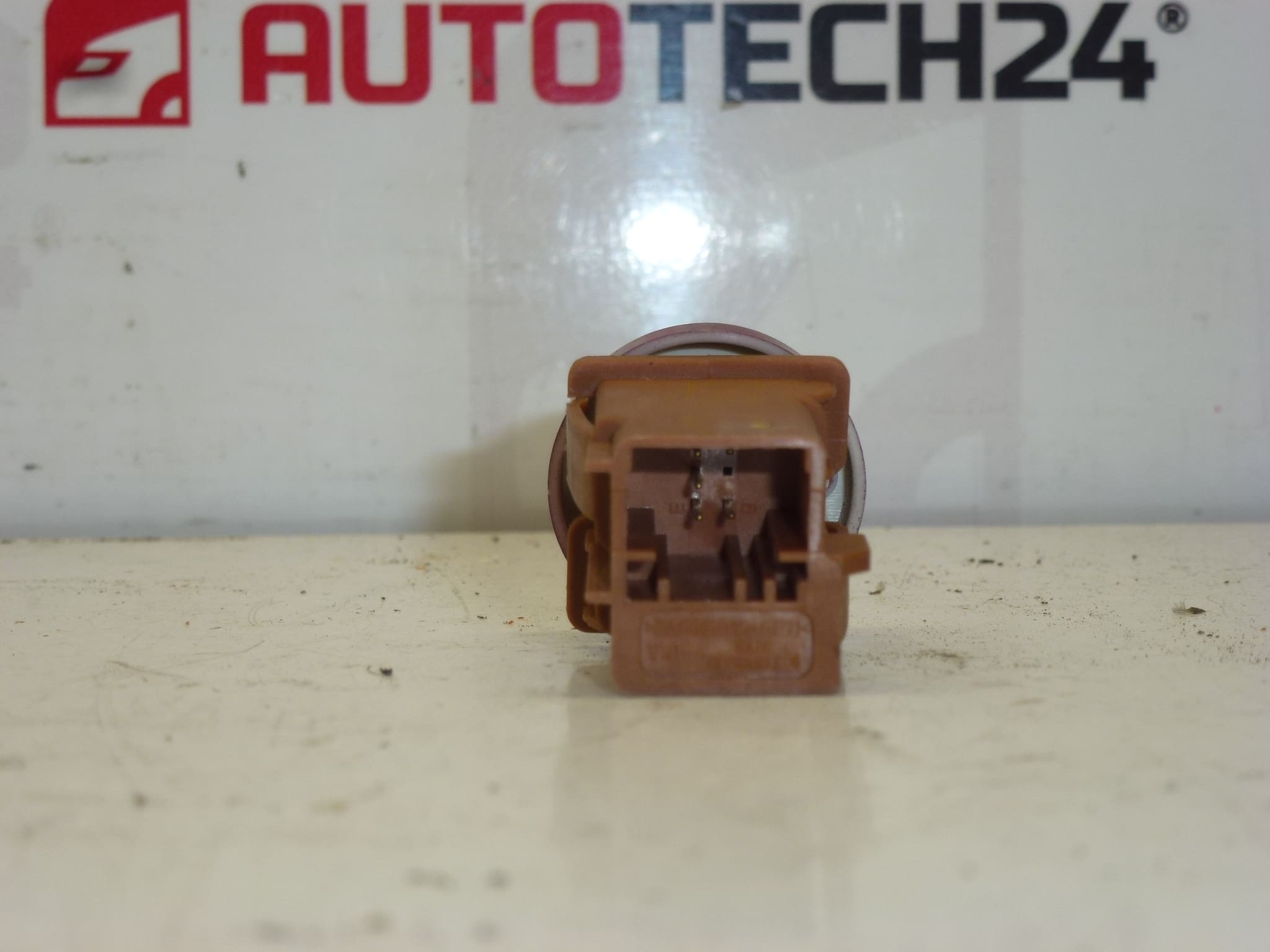 Interruttore indicatori di emergenza Citroën Xsara 6554J6 - immagine 2