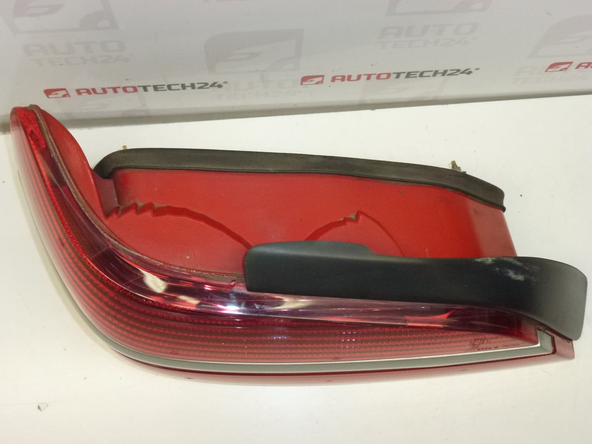 Lampada Posteriore Sinistra con Striscia Peugeot 406 4 Porte 9630364877 6350L5 634737 - immagine 2