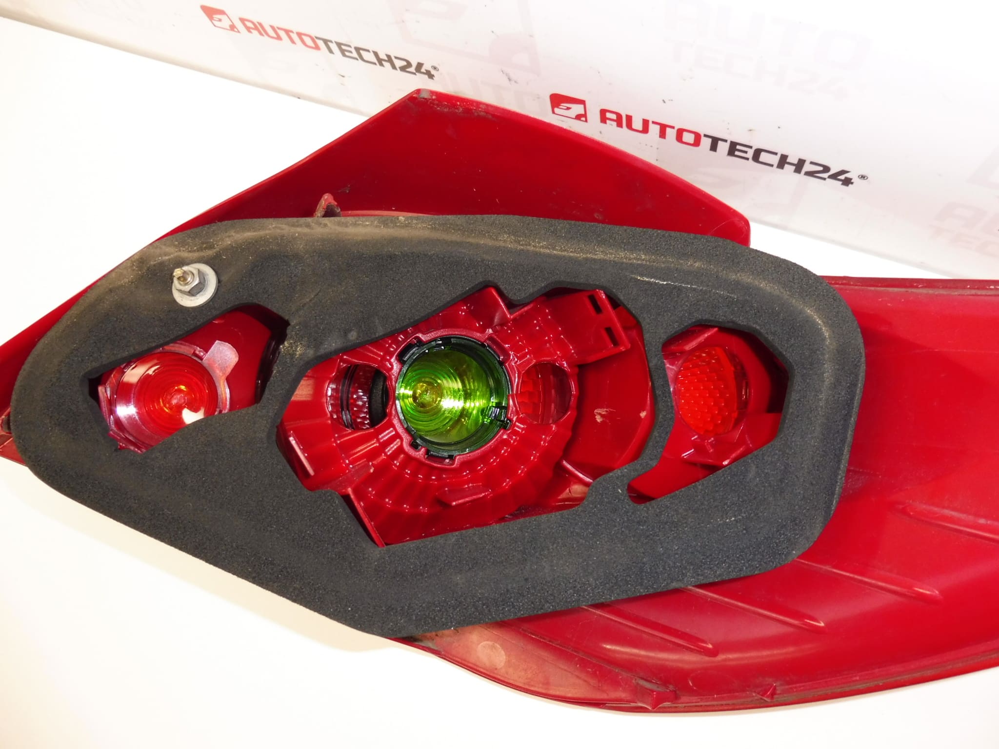 Luce Posteriore Sinistra Peugeot 307 557676 6350X0 - immagine 2