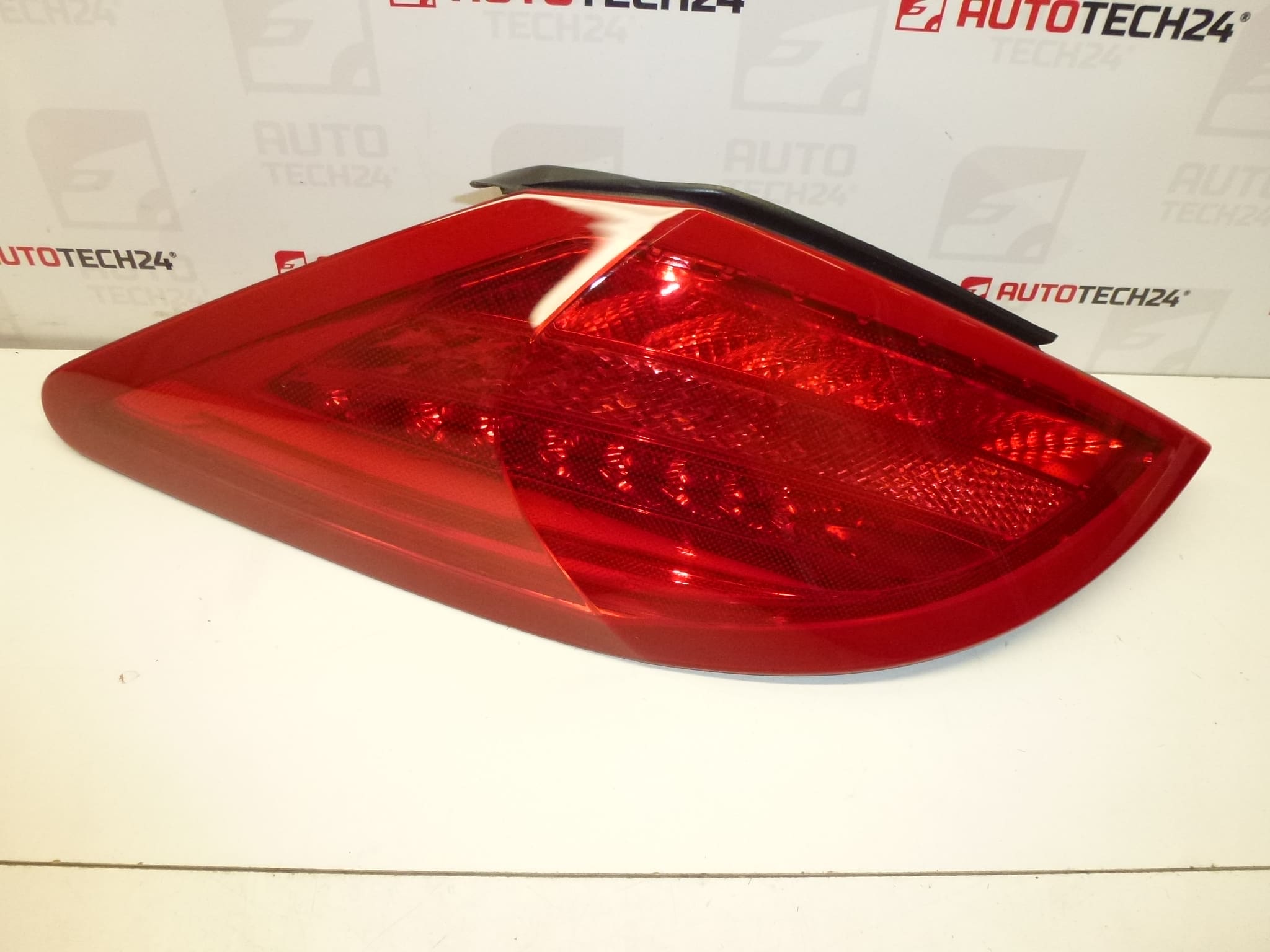 Luce Posteriore Sinistra Peugeot 308 CC 6350GG - immagine 2