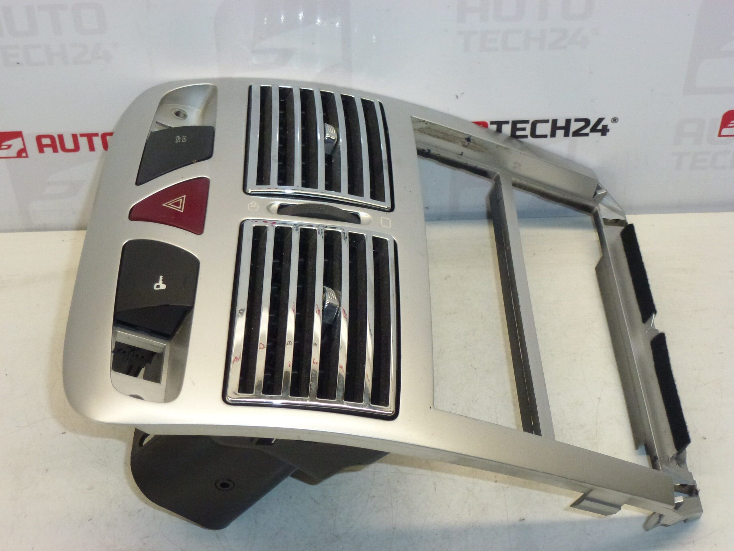 Ramek Radio con Ventole Peugeot 307 9634505077 8211CZ - immagine 2