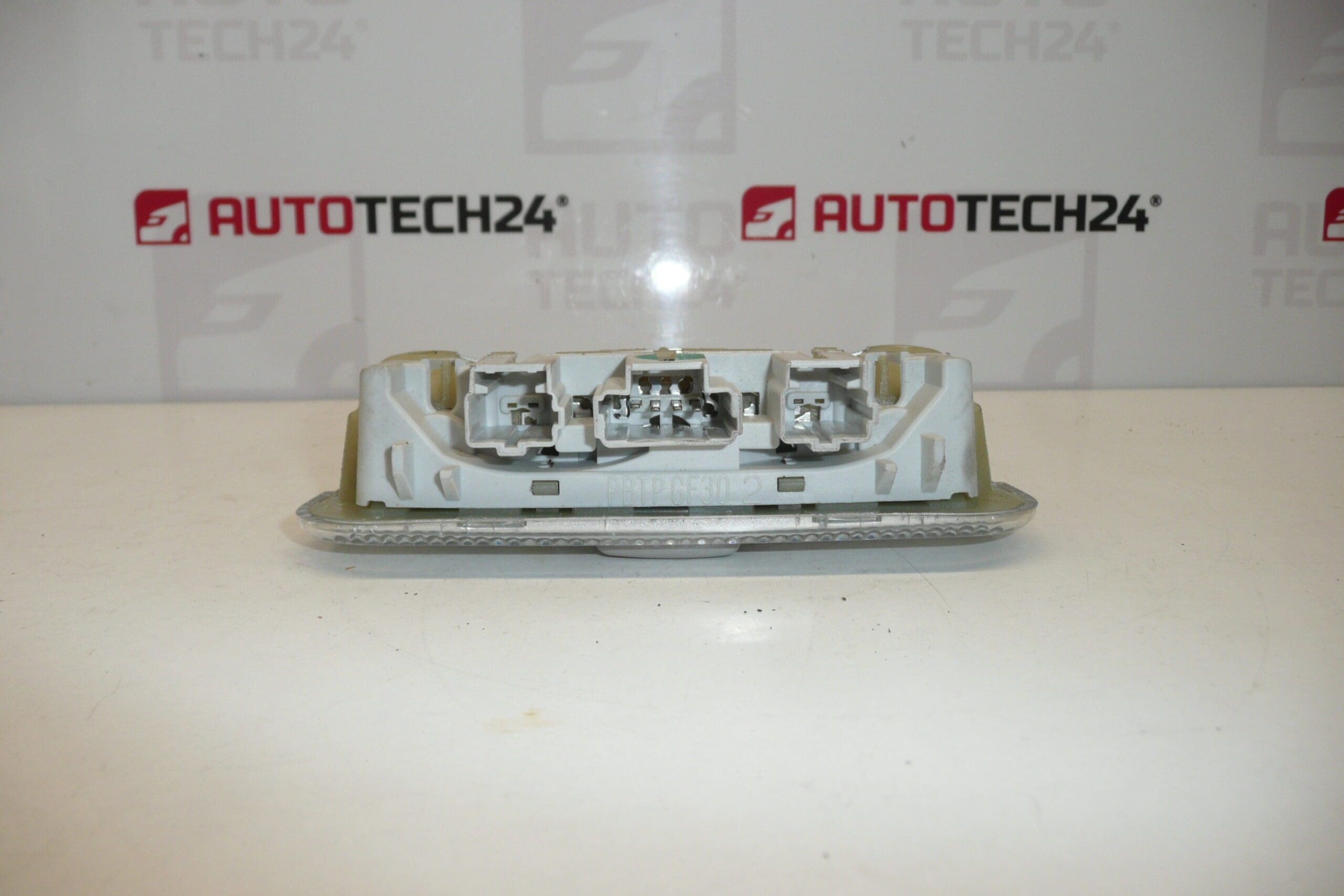 Luce Interna Illuminazione Citroën Peugeot 6362N4 - immagine 2