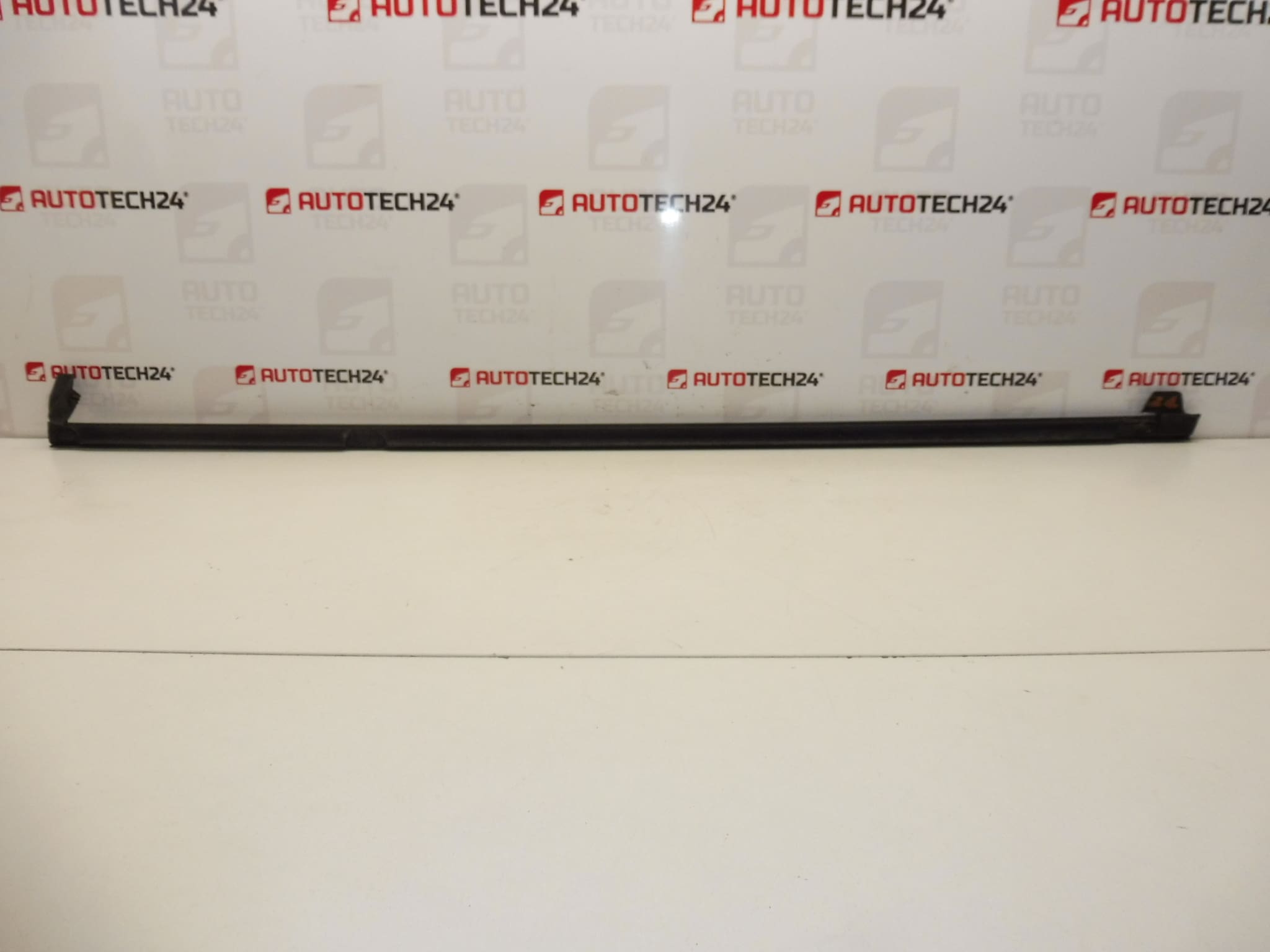 Listello cromato per porta posteriore destra Citroën C4 Picasso 9334N8 - immagine 2