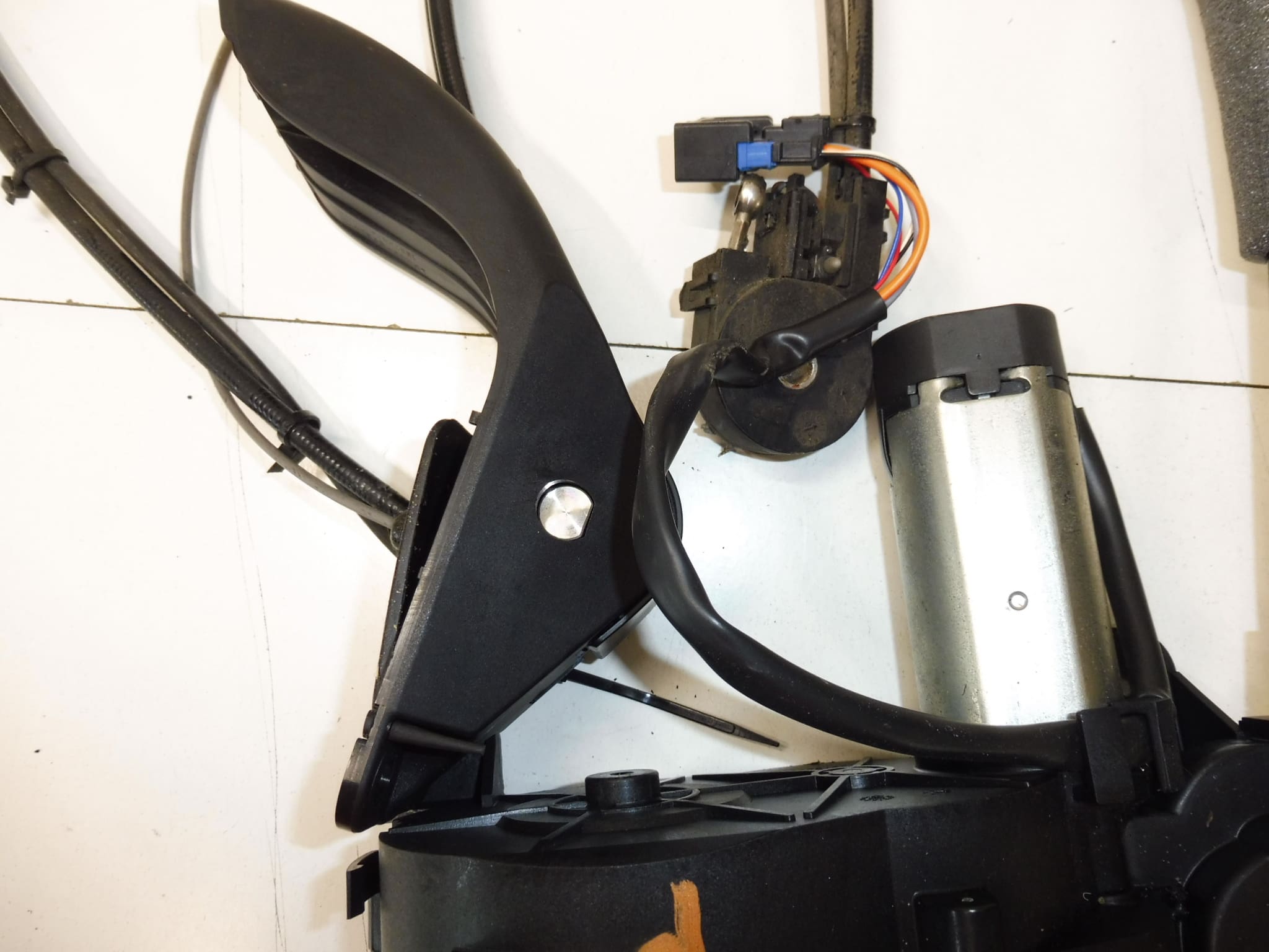 Attuatore Elettrico Porta Passeggero Peugeot 1007 9680508080 9138E0 9138C8 - immagine 2