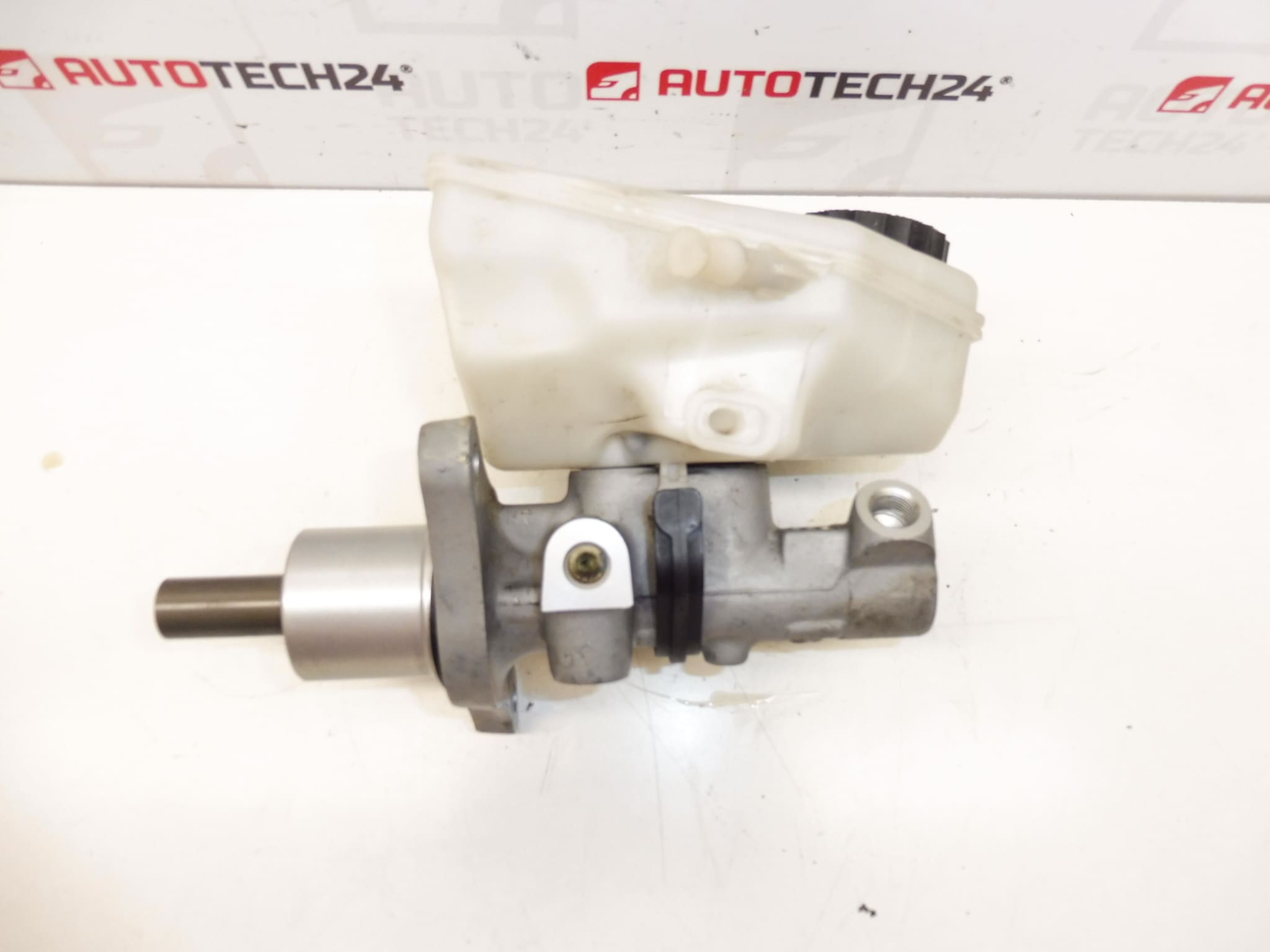 Cilindro Maestro Bosch Citroën Peugeot 9467533880 4601T0 - immagine 2