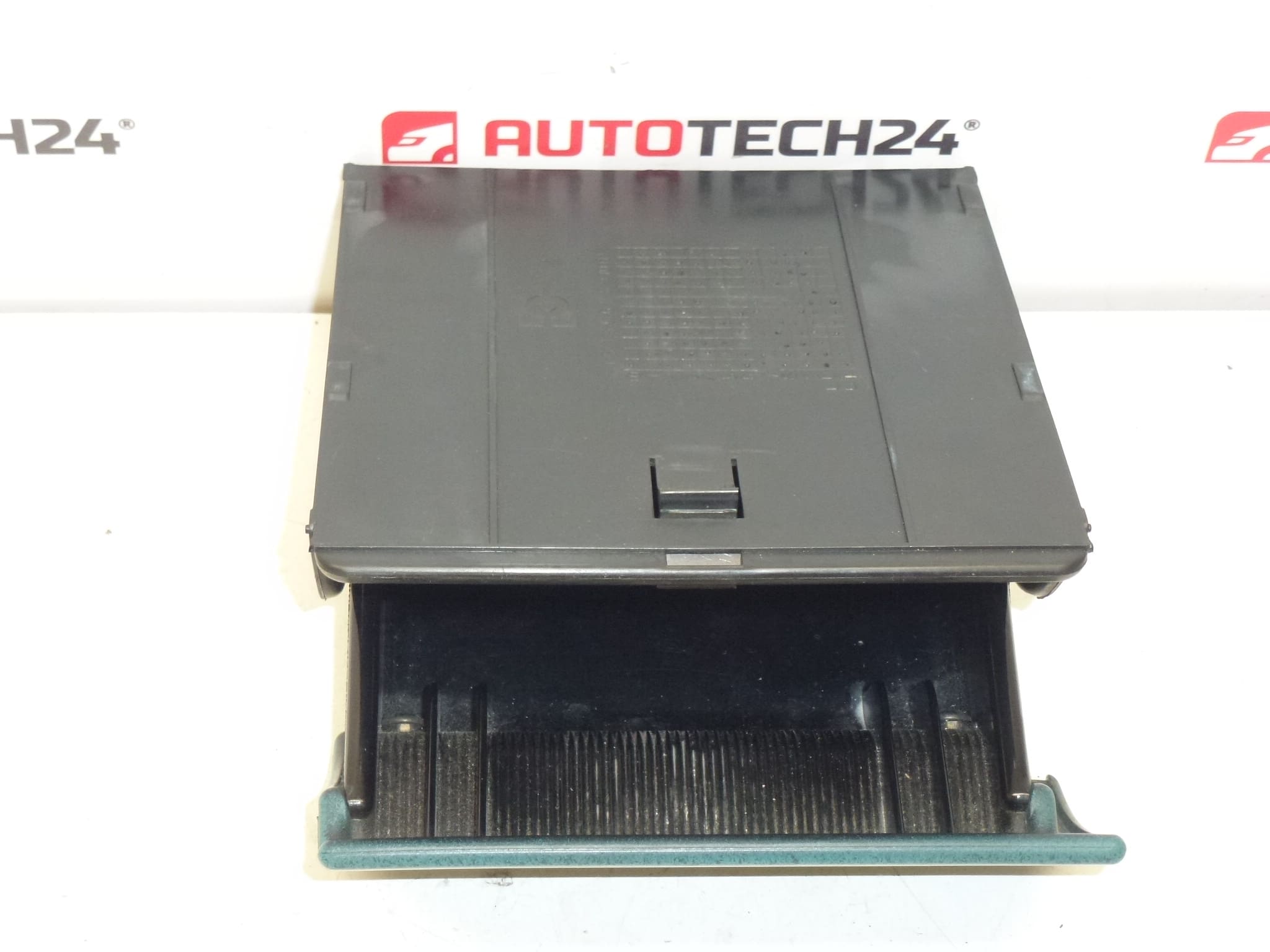 Cenere Per Cruscotto Citroën Berlingo I e Peugeot Partner I 8230Q9 - immagine 2