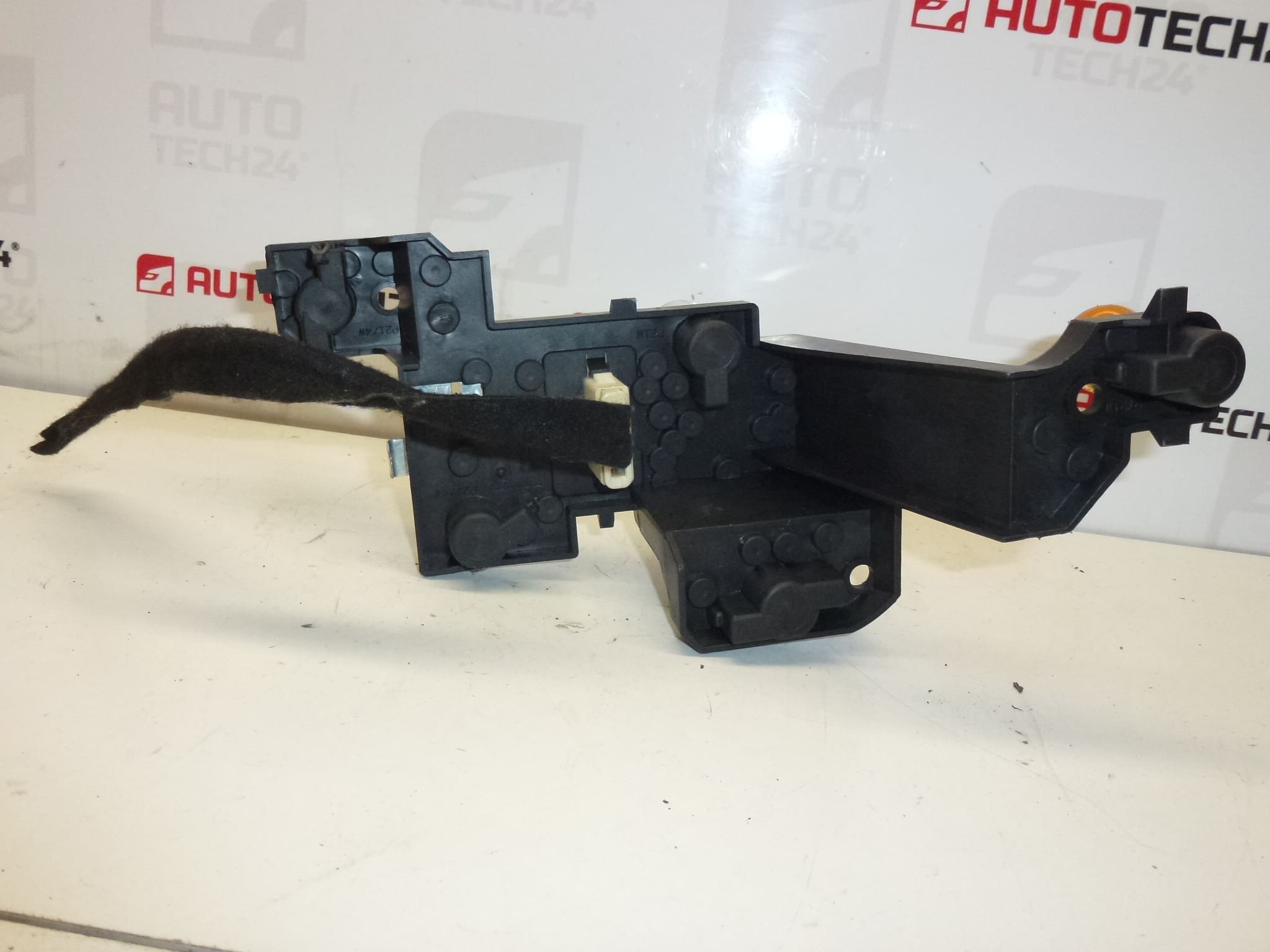 Base con cablaggio per faro posteriore destro Peugeot 407 Berlina 6351GE - immagine 2