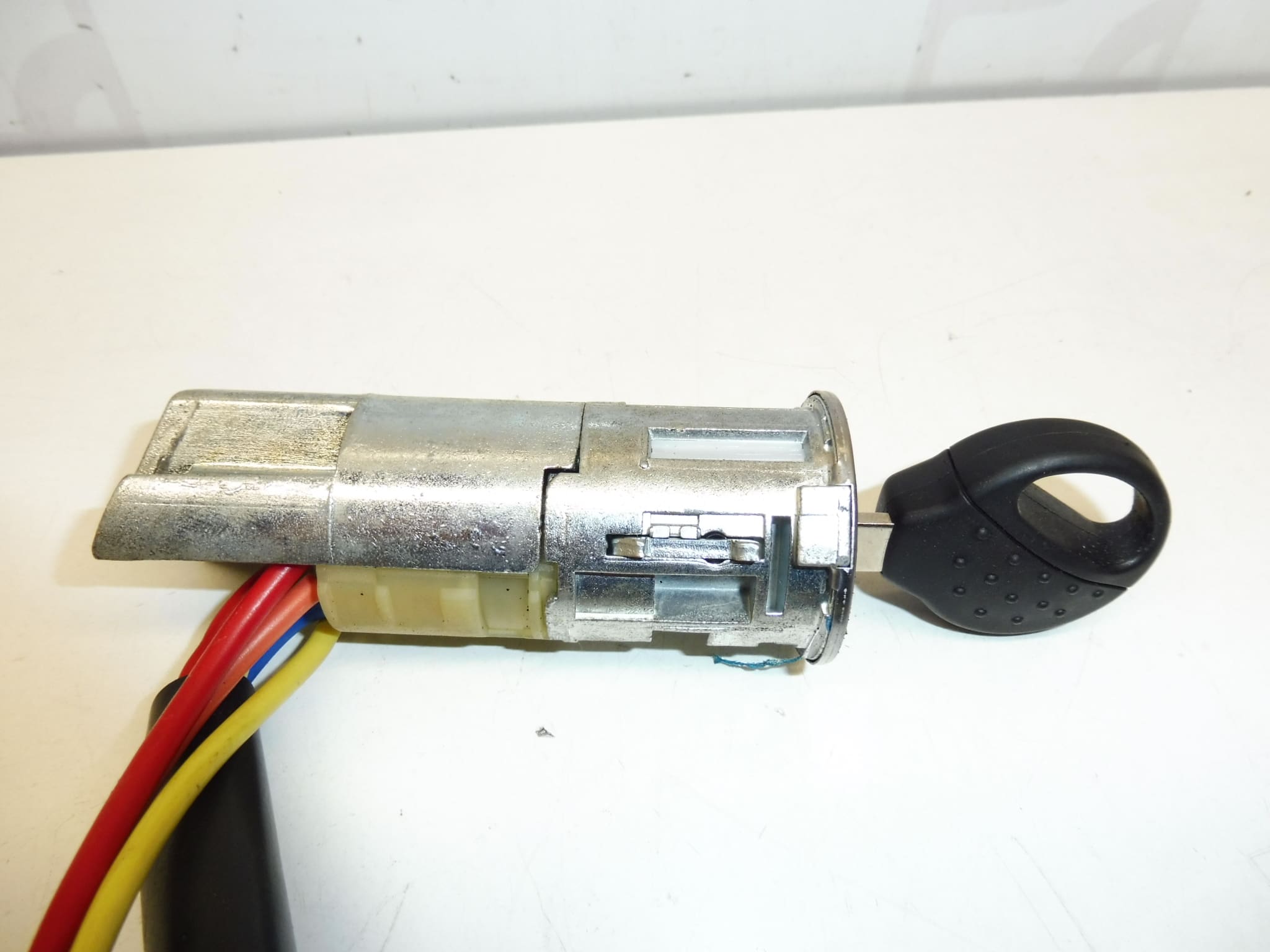 Blocchetto accensione con 1 chiave Peugeot 206 4162P0 - immagine 2