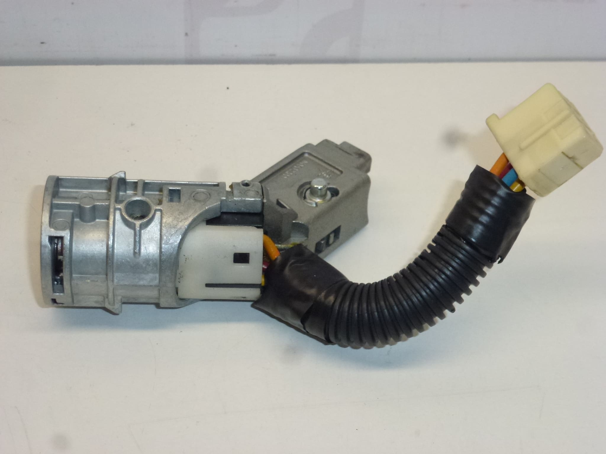 Blocchetto avviamento con 2 chiavi Citroën C1 / Peugeot 107 4162FK - immagine 2