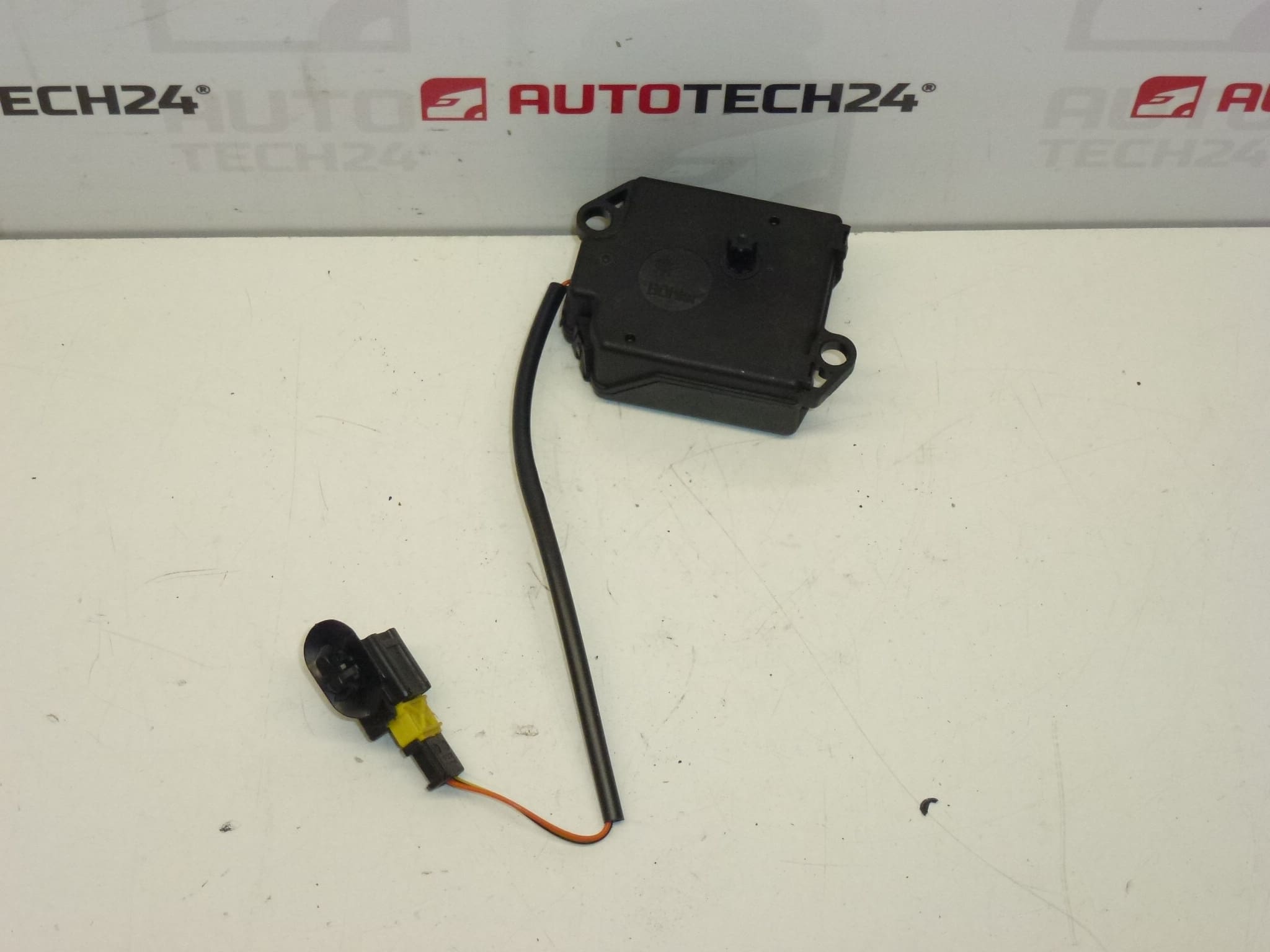 Servomotore Valeo Citroën Peugeot 16107210006 6447CF - immagine 2