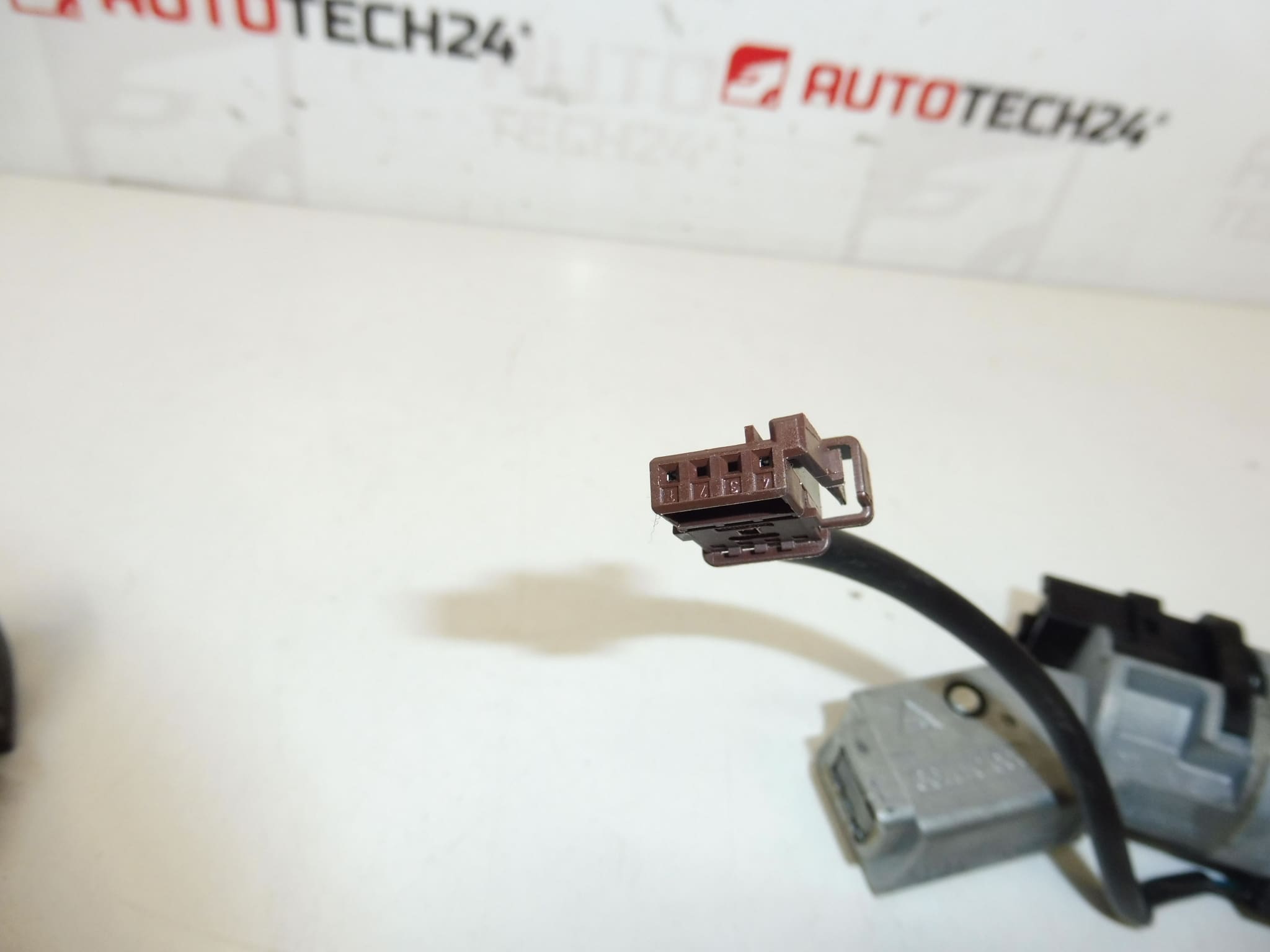 Set di serrature con 1 chiave per Citroën/Peugeot 4162KE 1609124480 - immagine 2