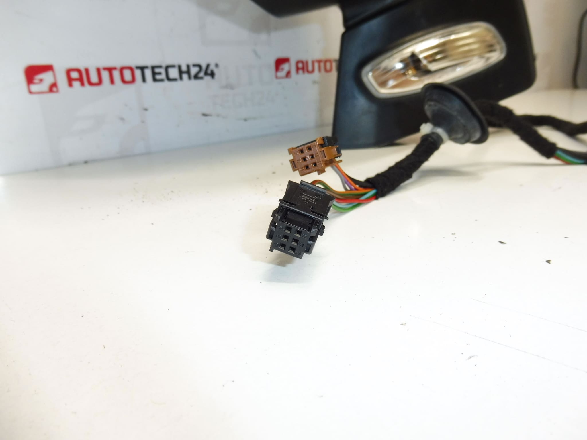 Specchietto Retrovisore Destro EZRC Peugeot 3008 e 5008 8153ZG - immagine 2