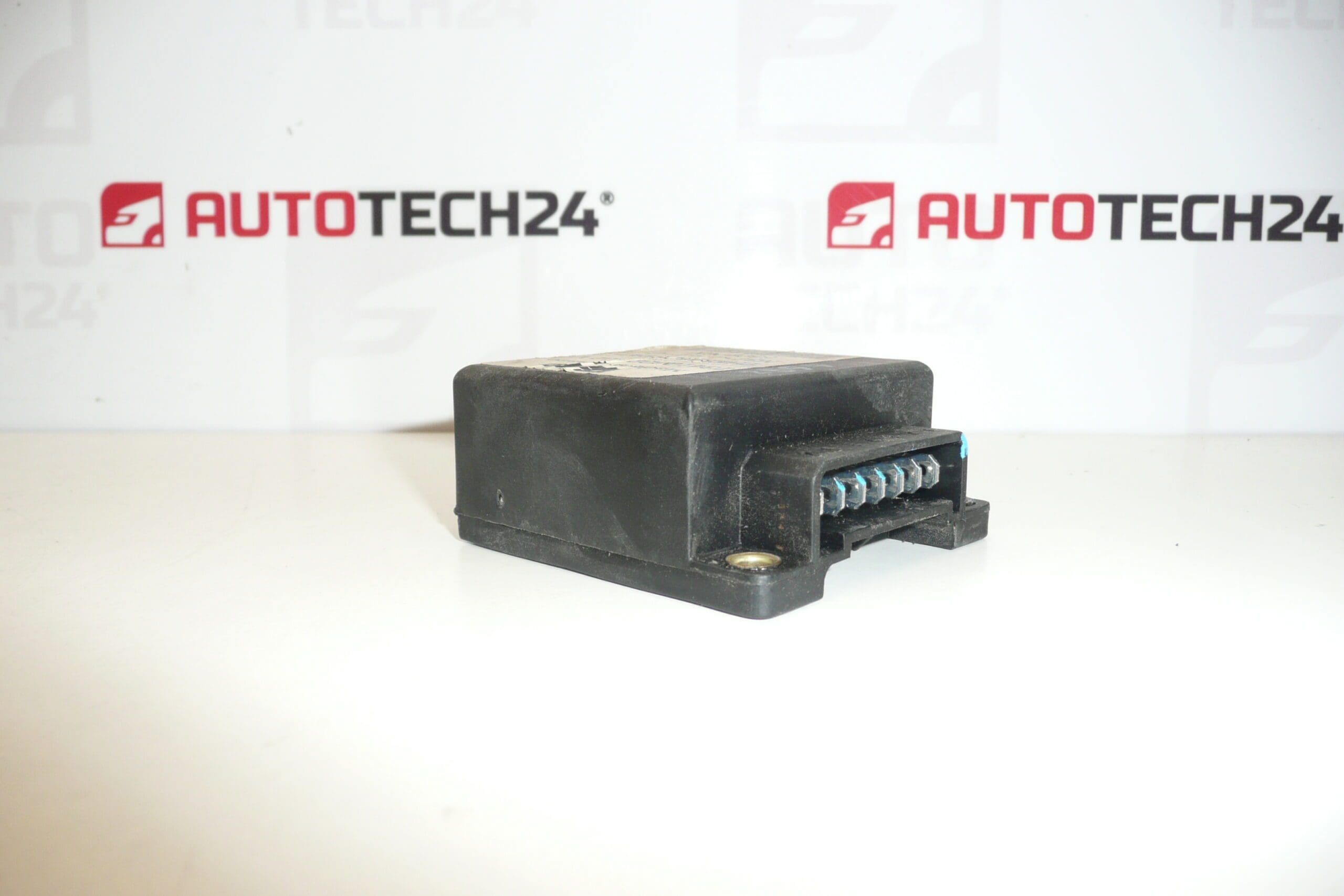 Termostato dell'aria condizionata Valeo 73410602 6461A4 - immagine 2