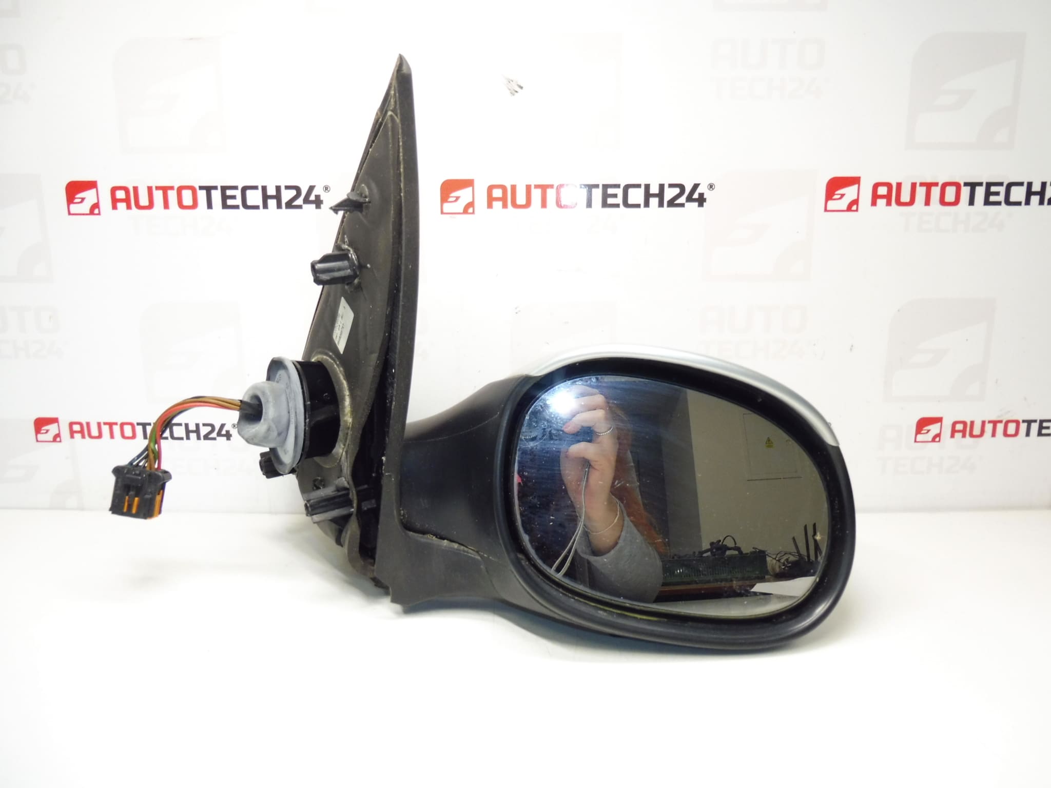 Specchietto retrovisore esterno destro elettrico EZRC per Peugeot 206 96480957XT 8149KN (usato) - immagine 2
