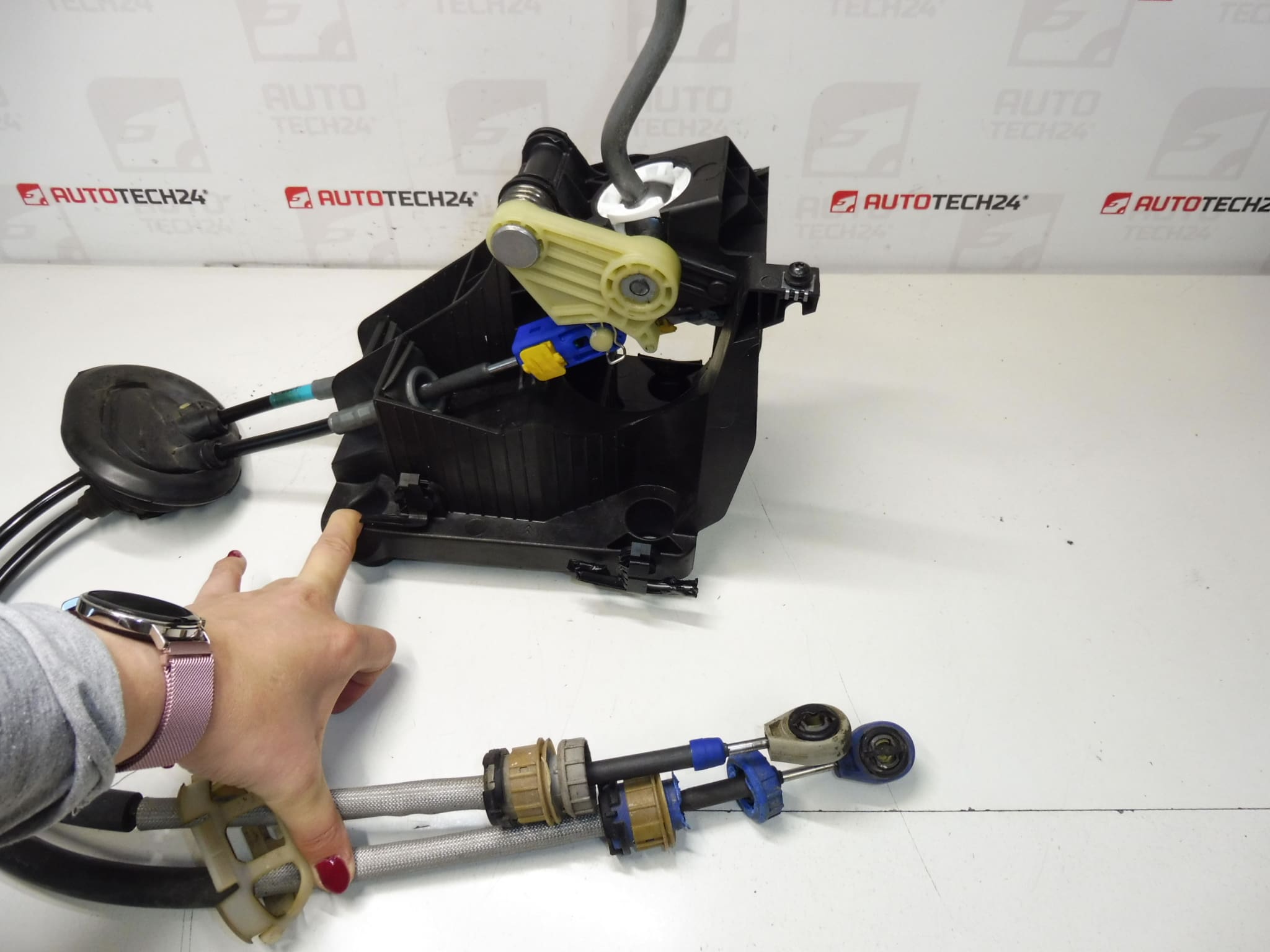 Leva del cambio e cavi per Citroën C4 II e DS4 (2400NG) - immagine 2