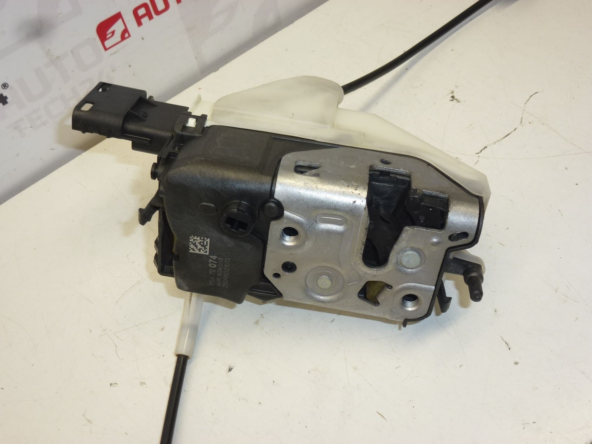 Blocco delle porte anteriori destra Peugeot 308 732074 9136CR - immagine 2