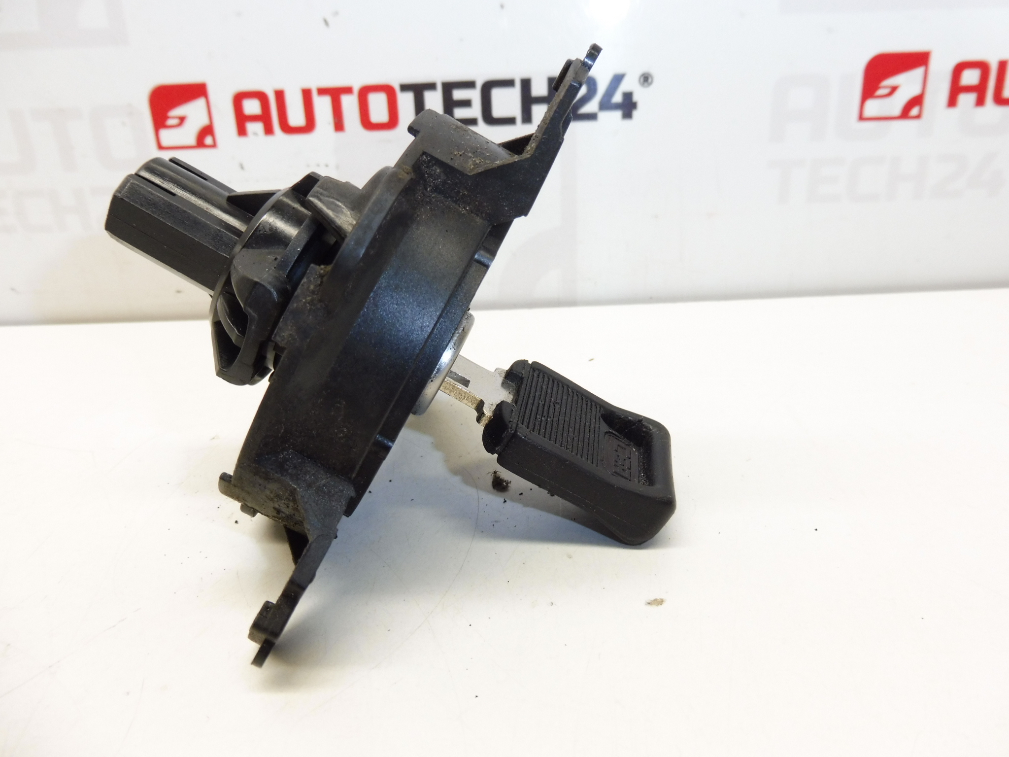 Tappo serbatoio + 1 chiave Peugeot 206