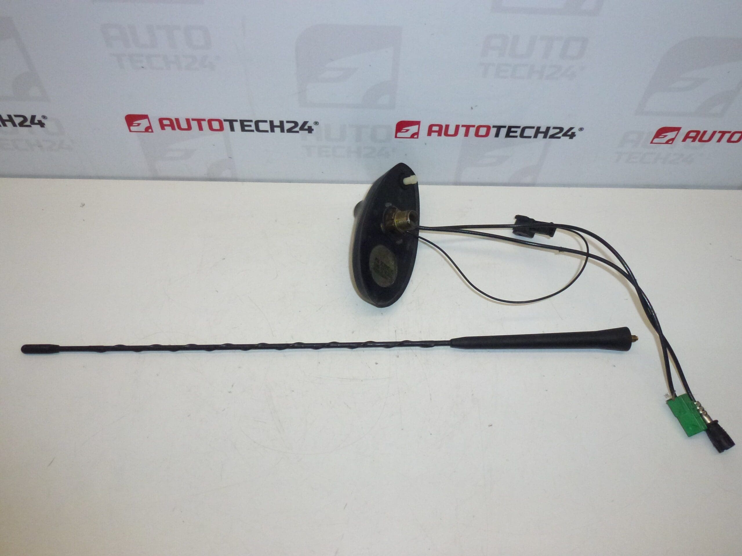 Antenna Citroën C5 berlina 01-04 9638990180 6561P1