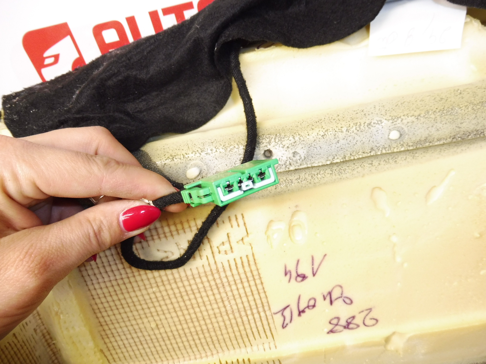 Coprisedile conducente riscaldato Peugeot 308 16104799EY