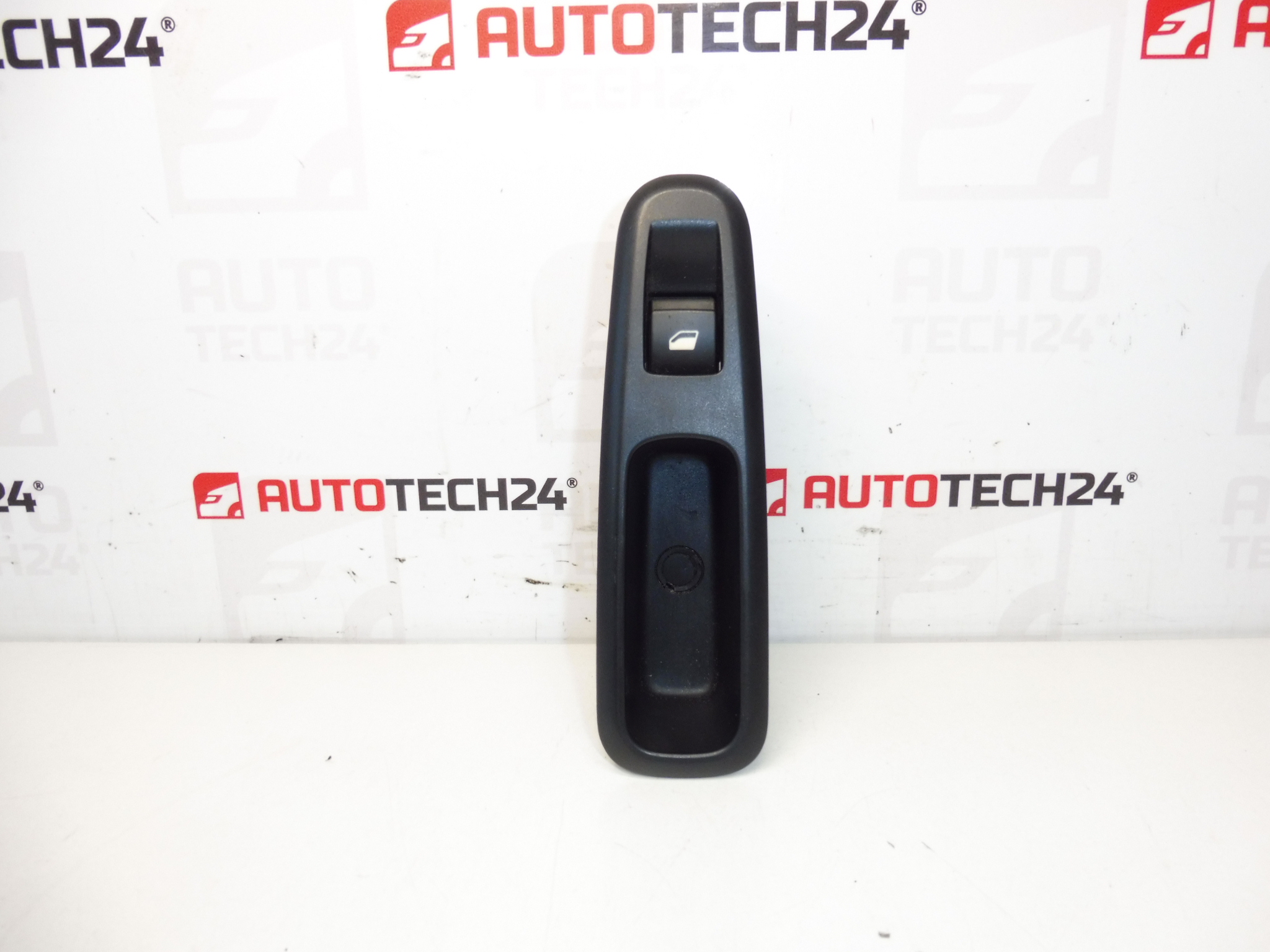Comando alzacristalli Peugeot 3008 e 5008 9662297XT 96759764ZD