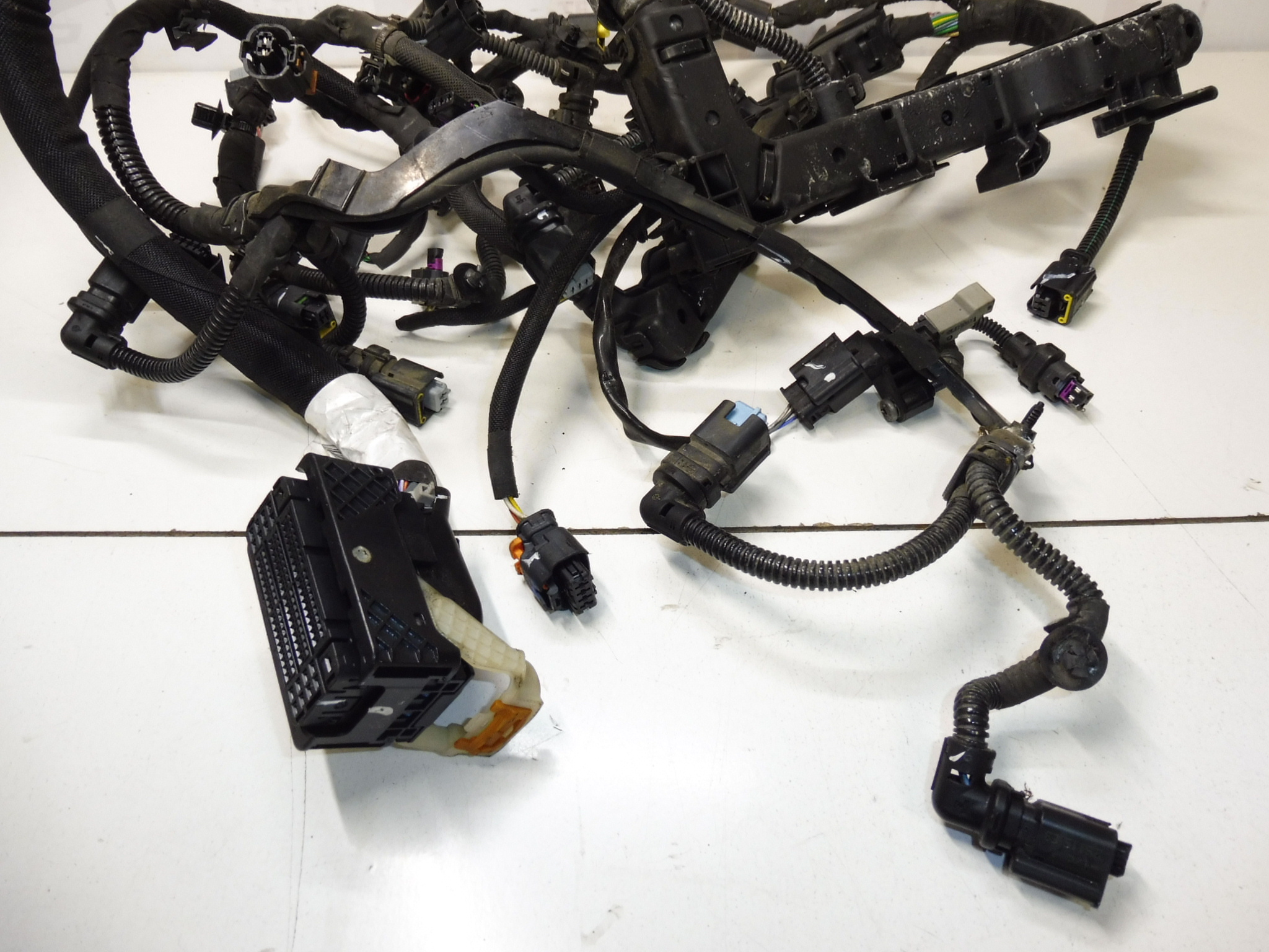 Cablaggio motore principale Citroën Peugeot 1.2 HN01 9807341980