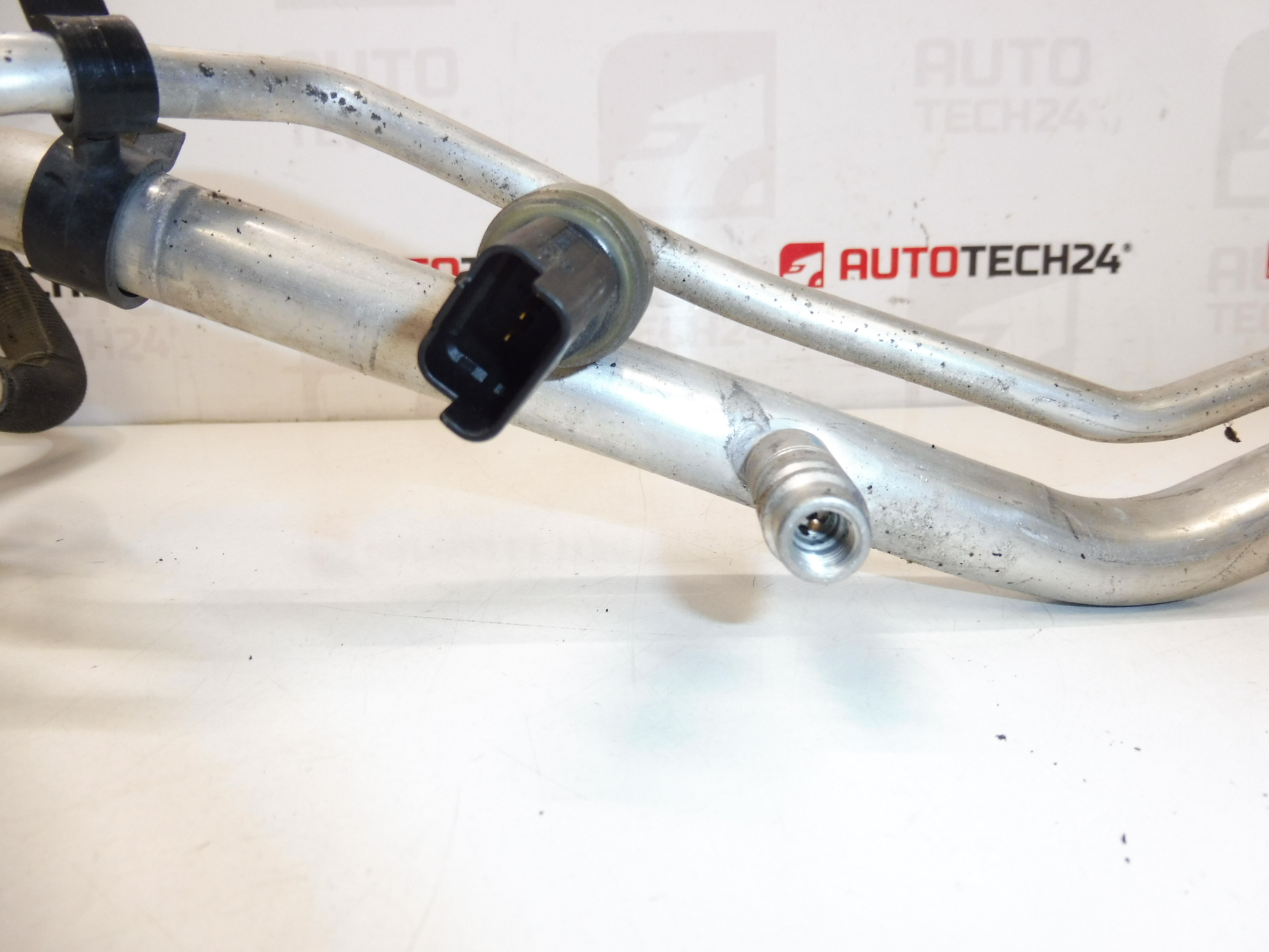 Tubo climatico Citroën C4 Peugeot 307 9657451280 6460QL