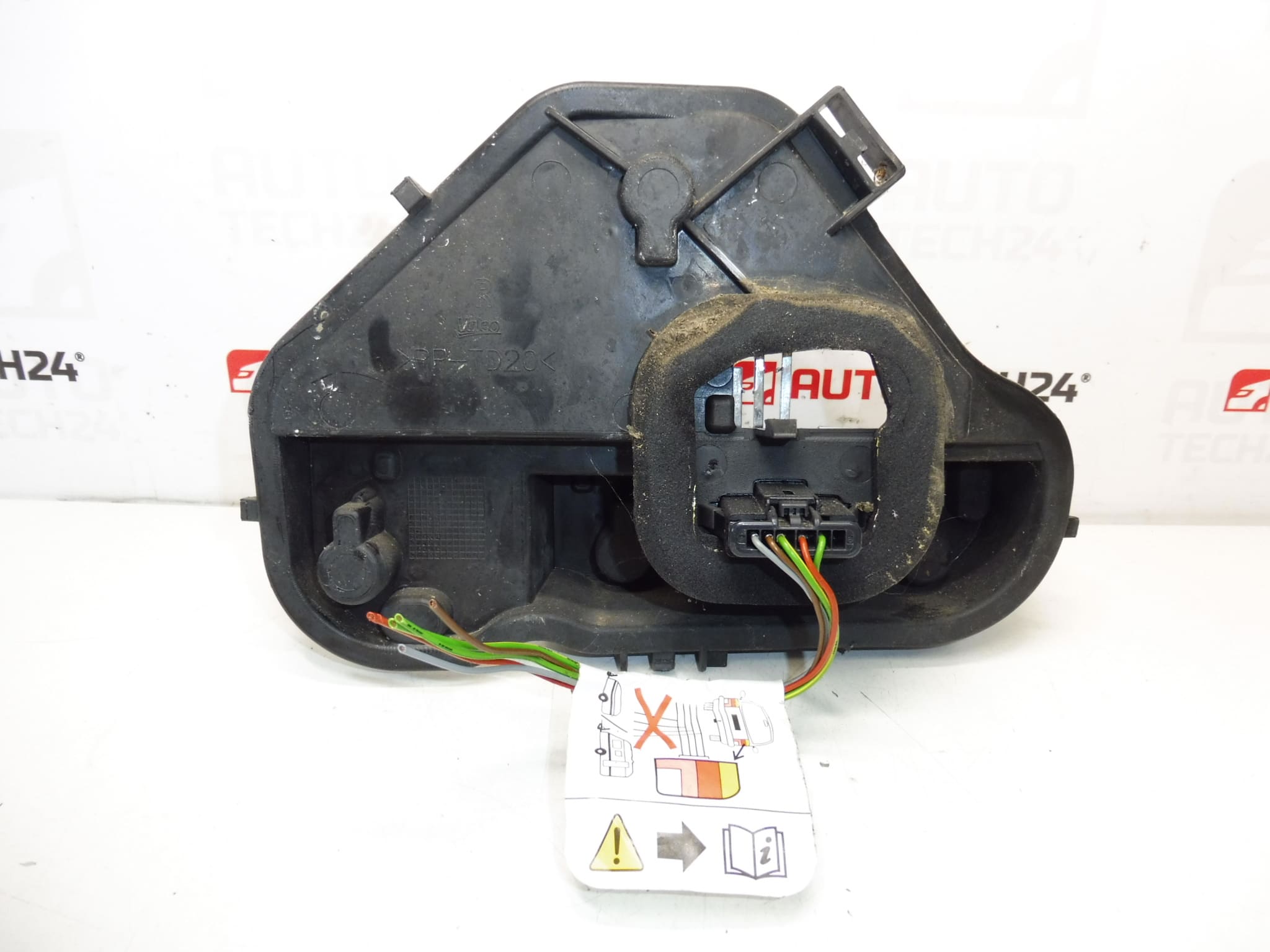 Socle con cablaggio per fanale posteriore destro Citroën C3 III 9812257480 - immagine 2