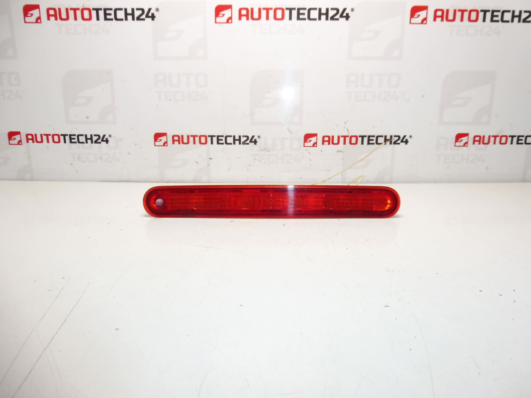 La terza luce freno Citroën C3 III 9812257880