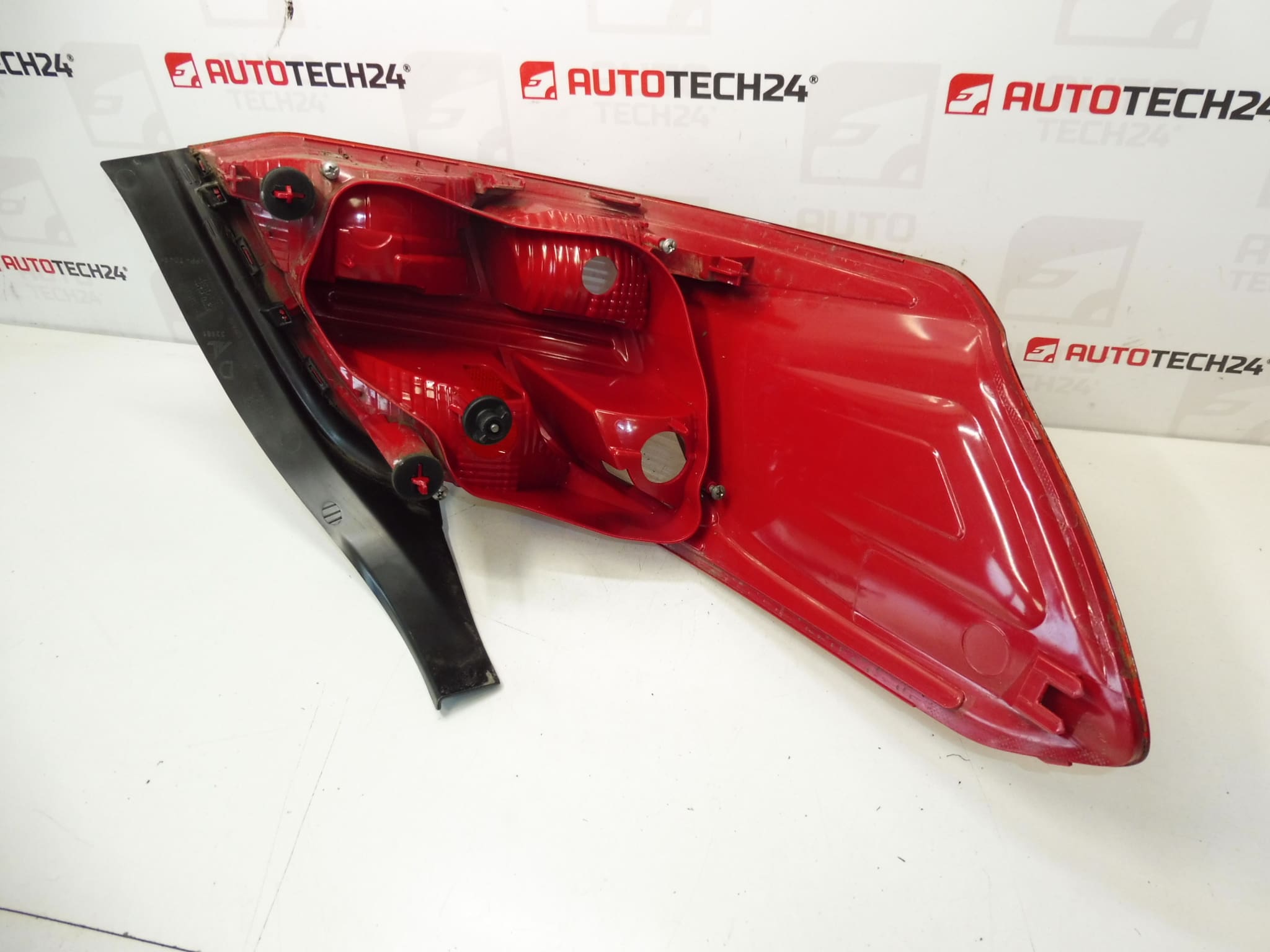 Luce Posteriore Destra Peugeot 301 9674807880 - immagine 2