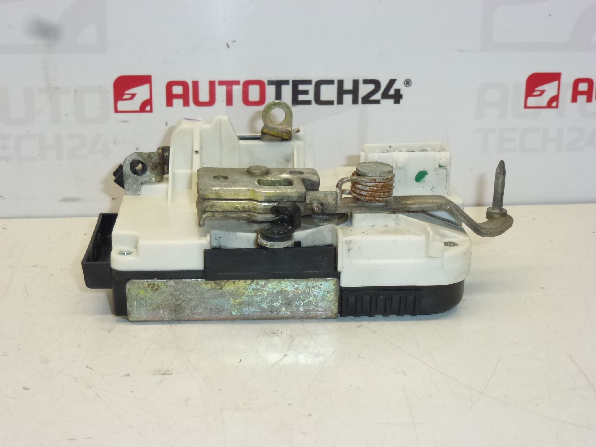 Serratura della porta anteriore sinistra Citroën Peugeot 9135L5 - immagine 2