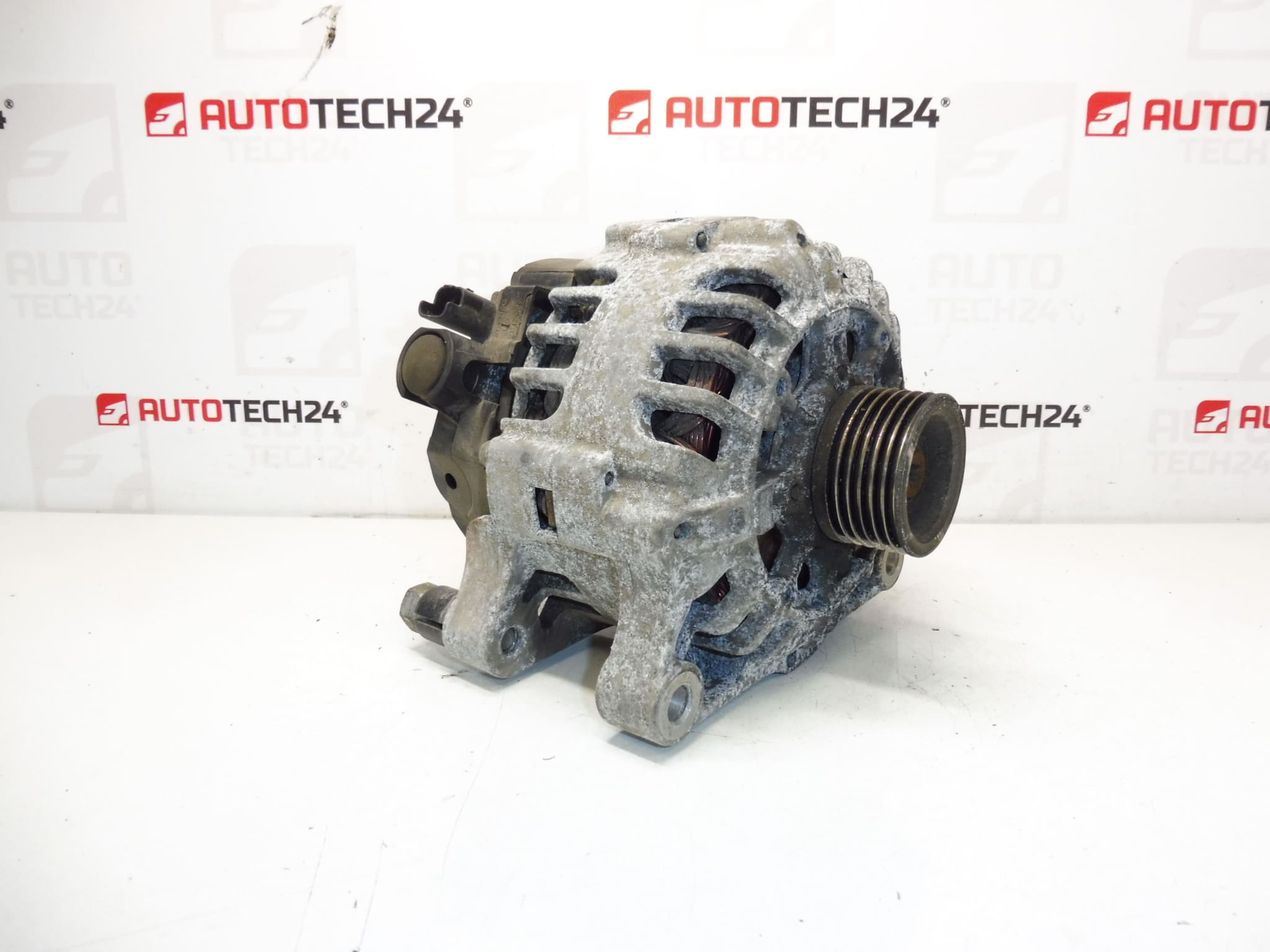 Alternatore Valeo TG9B065 CL8+ Citroën Peugeot 9649611680 5705KZ
