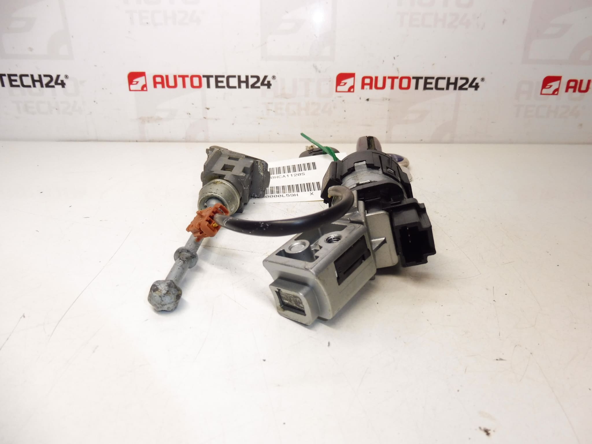 Kit serrature con 2 chiavi per Citroën e Peugeot - codici 4162SS, 4162KF, 4162XT - immagine 2