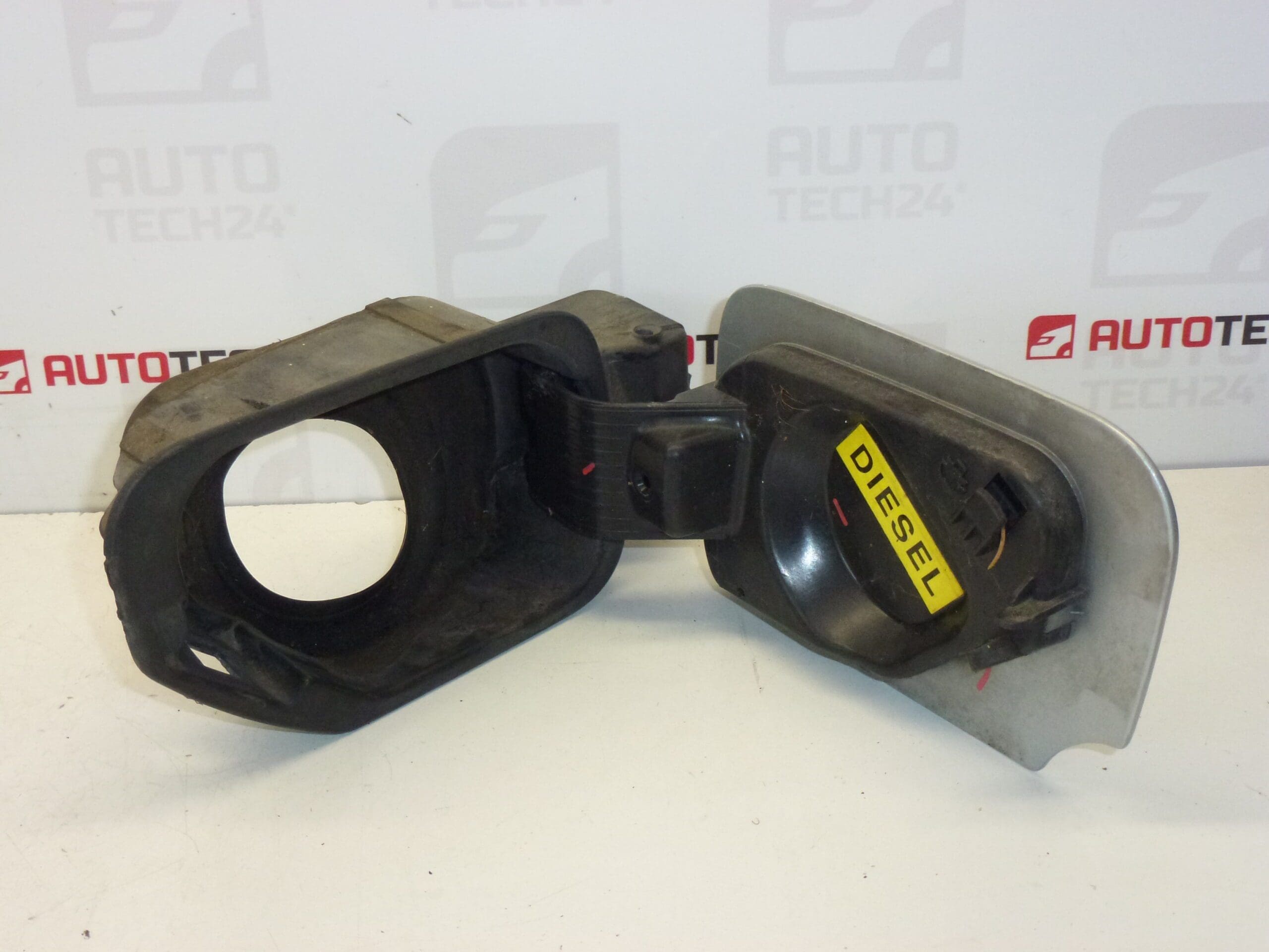 Tappo Copri Serbatoio Peugeot 407 1517A7 151877 EZRC - immagine 2