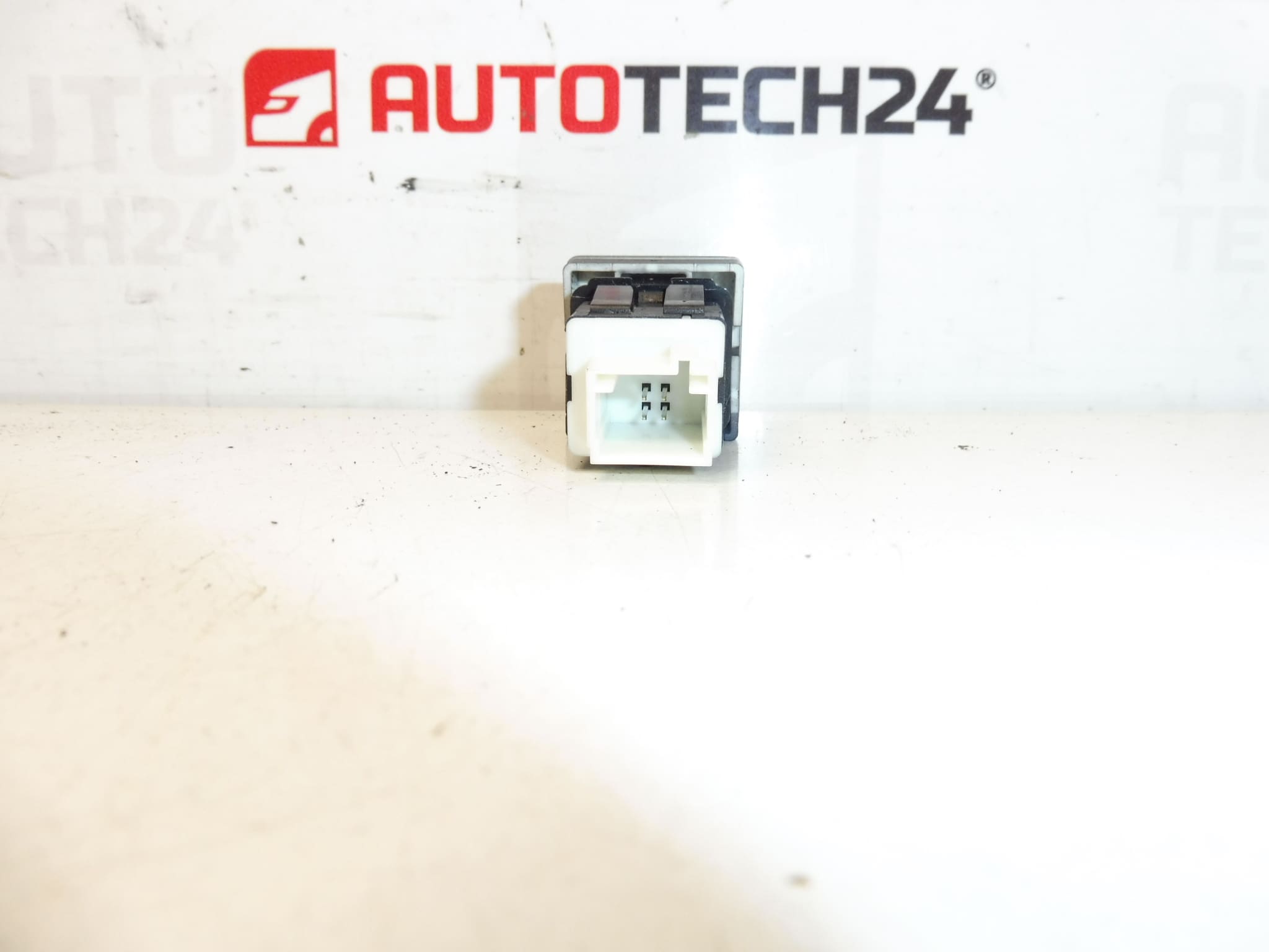 Interruttore Sblocco Citroën Peugeot 96583098XT 6490E1 - immagine 2