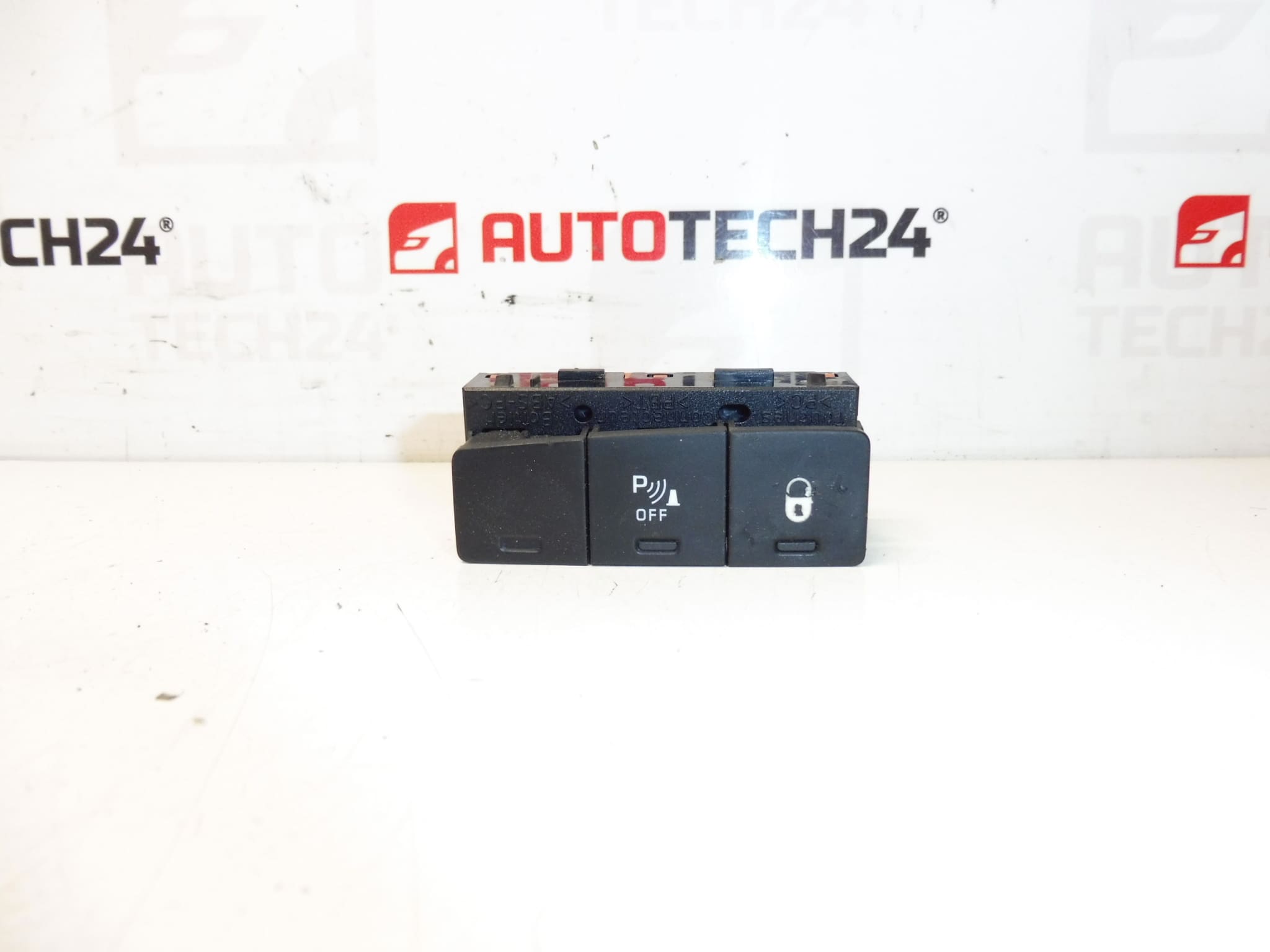 Interruttore di bloccaggio centrale