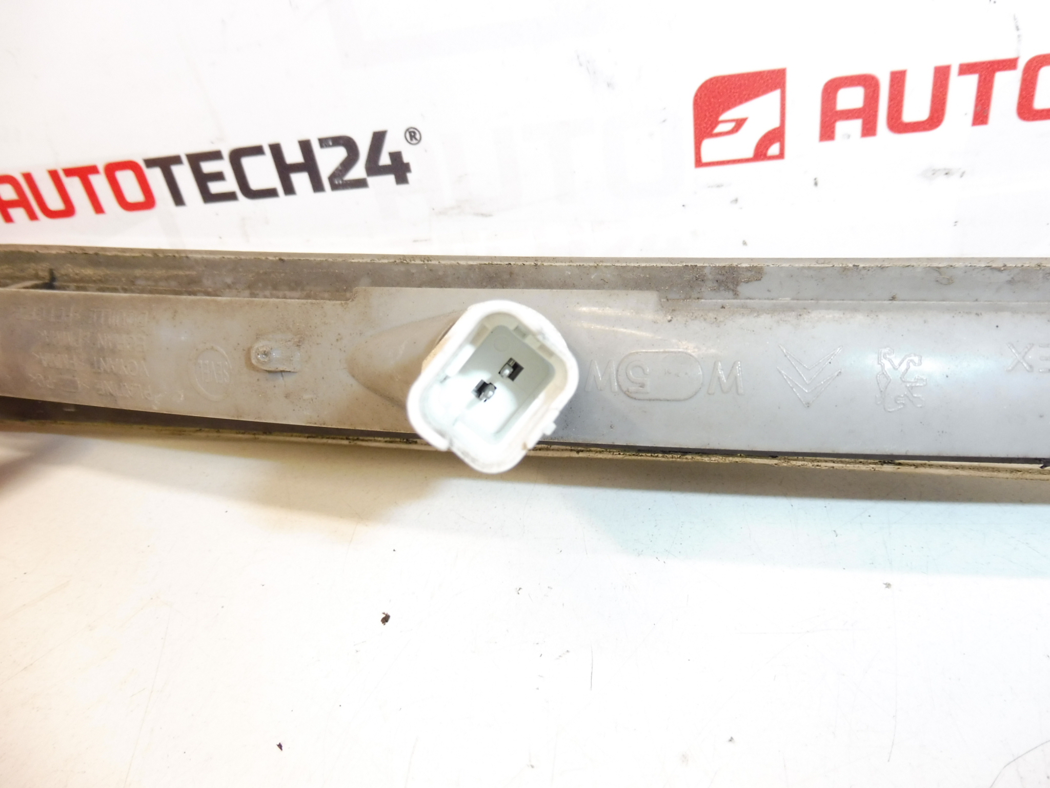 Feedlight destro Peugeot 807 630397