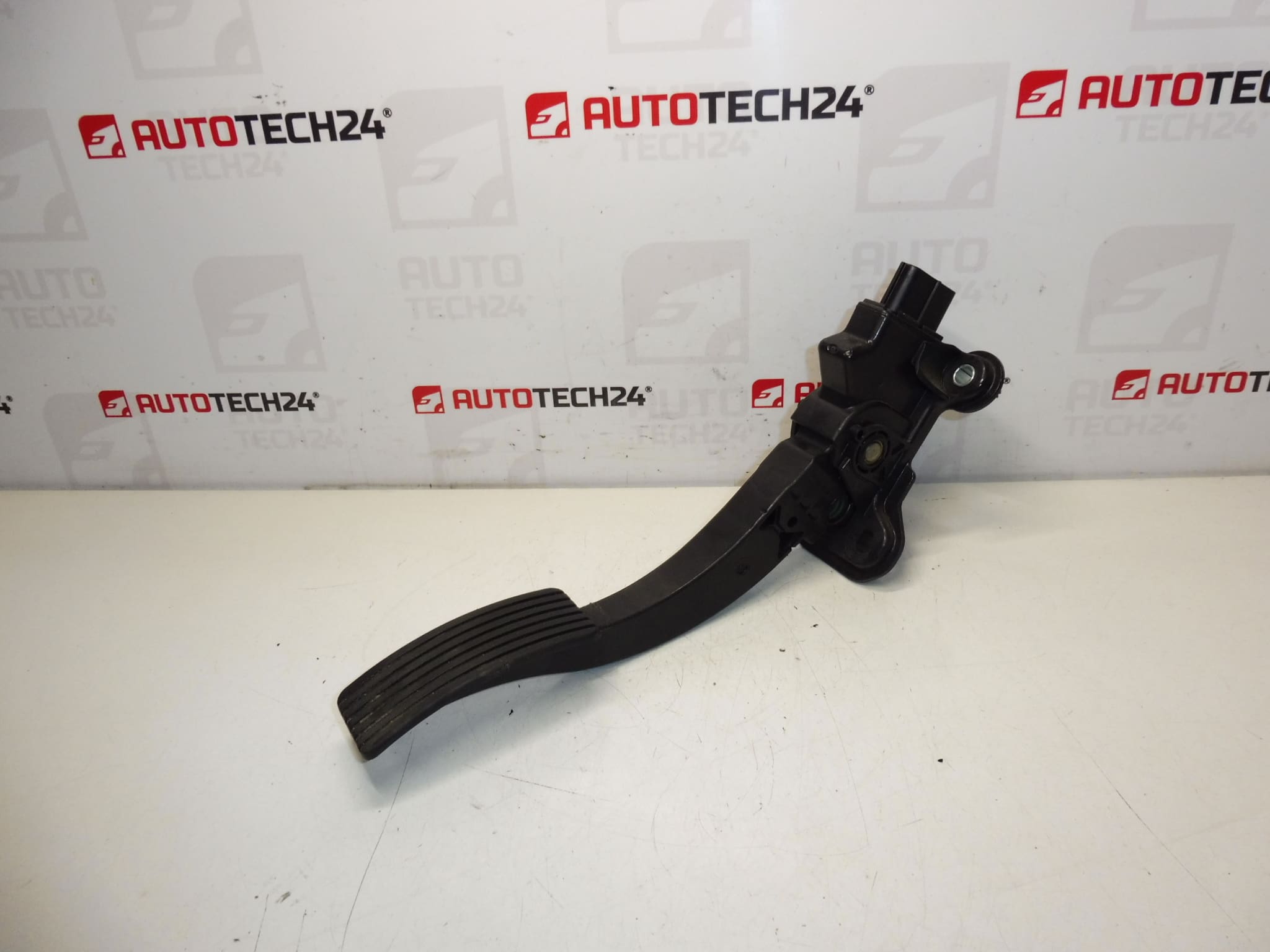 Citroën C-Crosser Peugeot 4007 1600A102 1601Cl