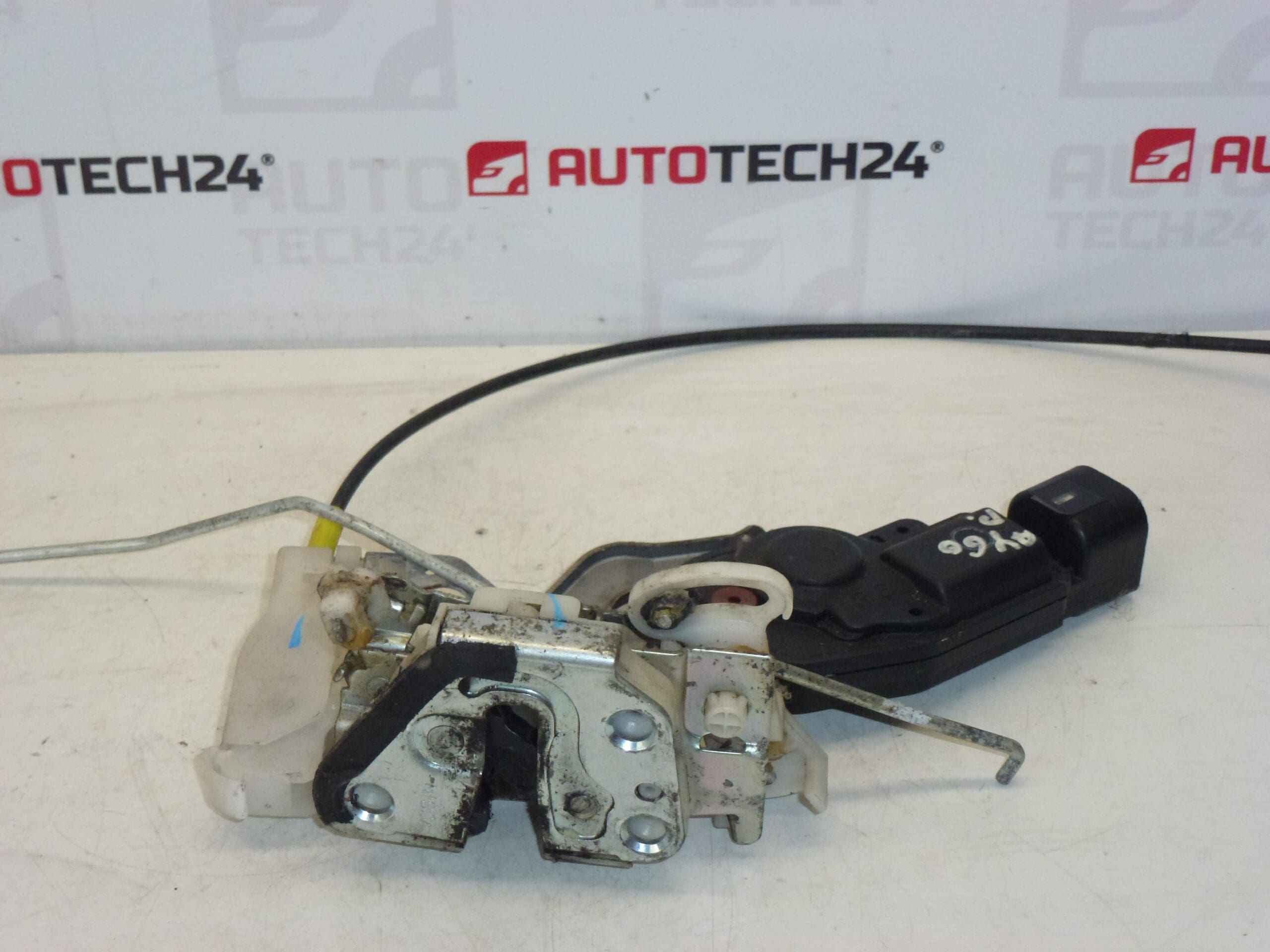 Serratura porta anteriore destra Citroën C1 Peugeot 107 9136T9