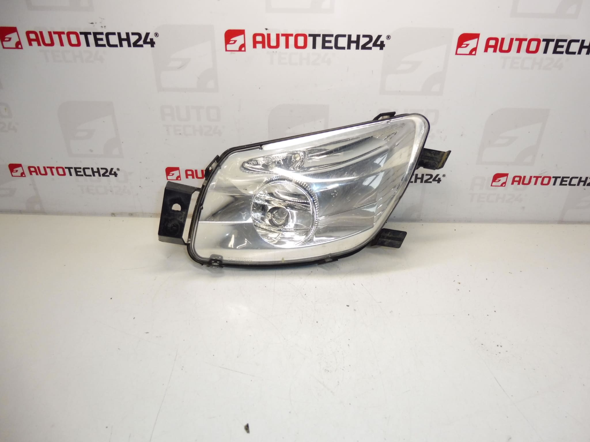 Fendinebbia anteriore destro Peugeot 308 9680498880 6206F0