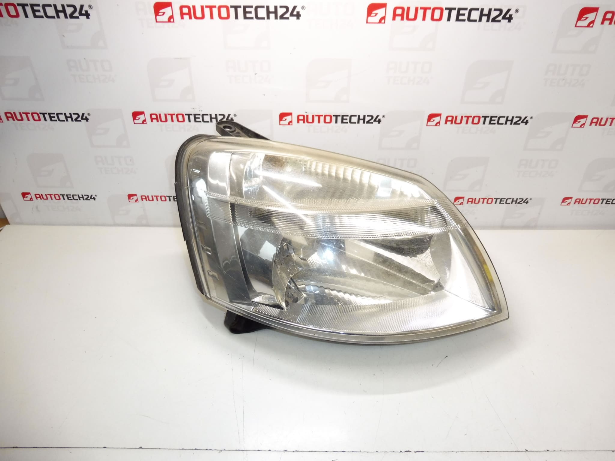 Luce destra Citroën Berlingo Peugeot Partner 9644150880 799980