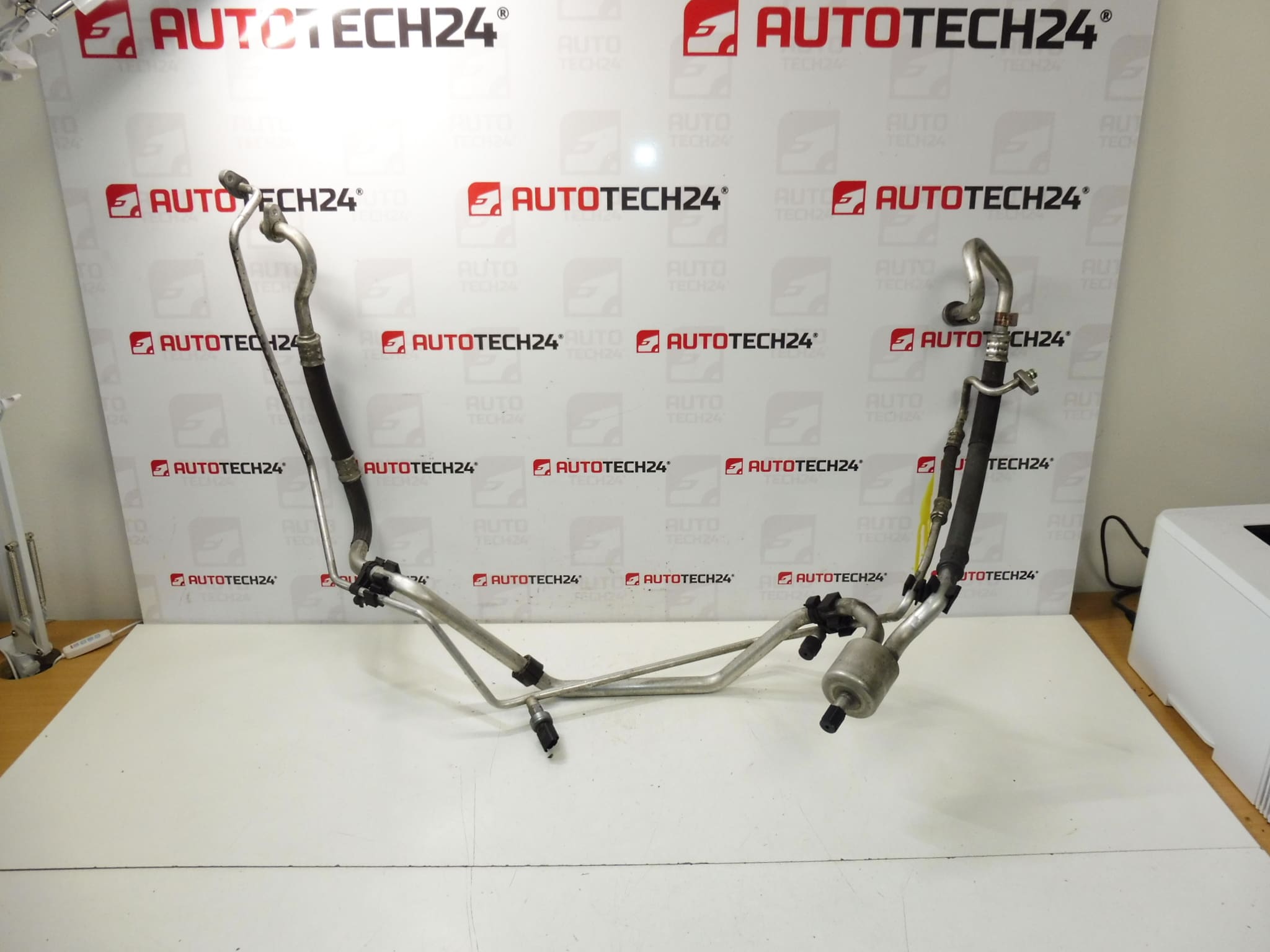 Tubo clima Peugeot Citroën 9684310980 6477G6