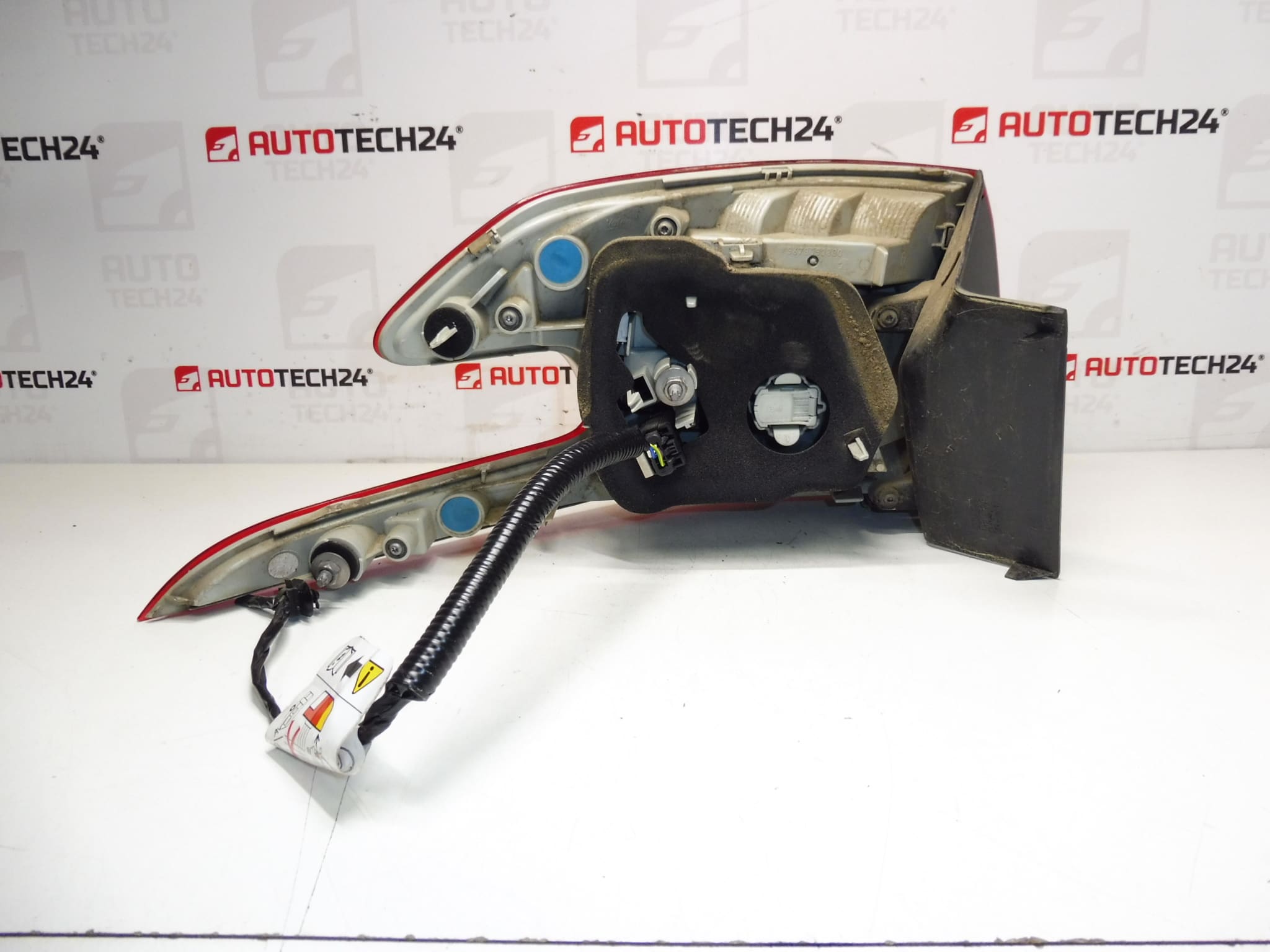 Lampada parafango posteriore destro Peugeot 308 T9 Combi 9678093880 - immagine 2