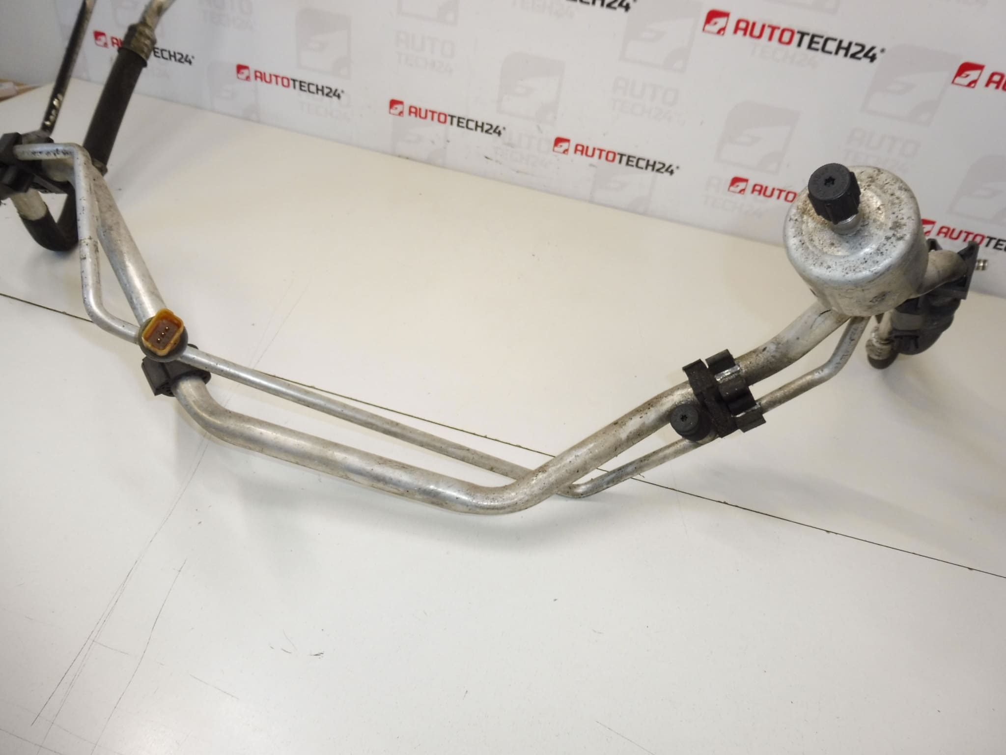 Tubo climatico Peugeot Citroën 9684368380 6477F4 - immagine 2