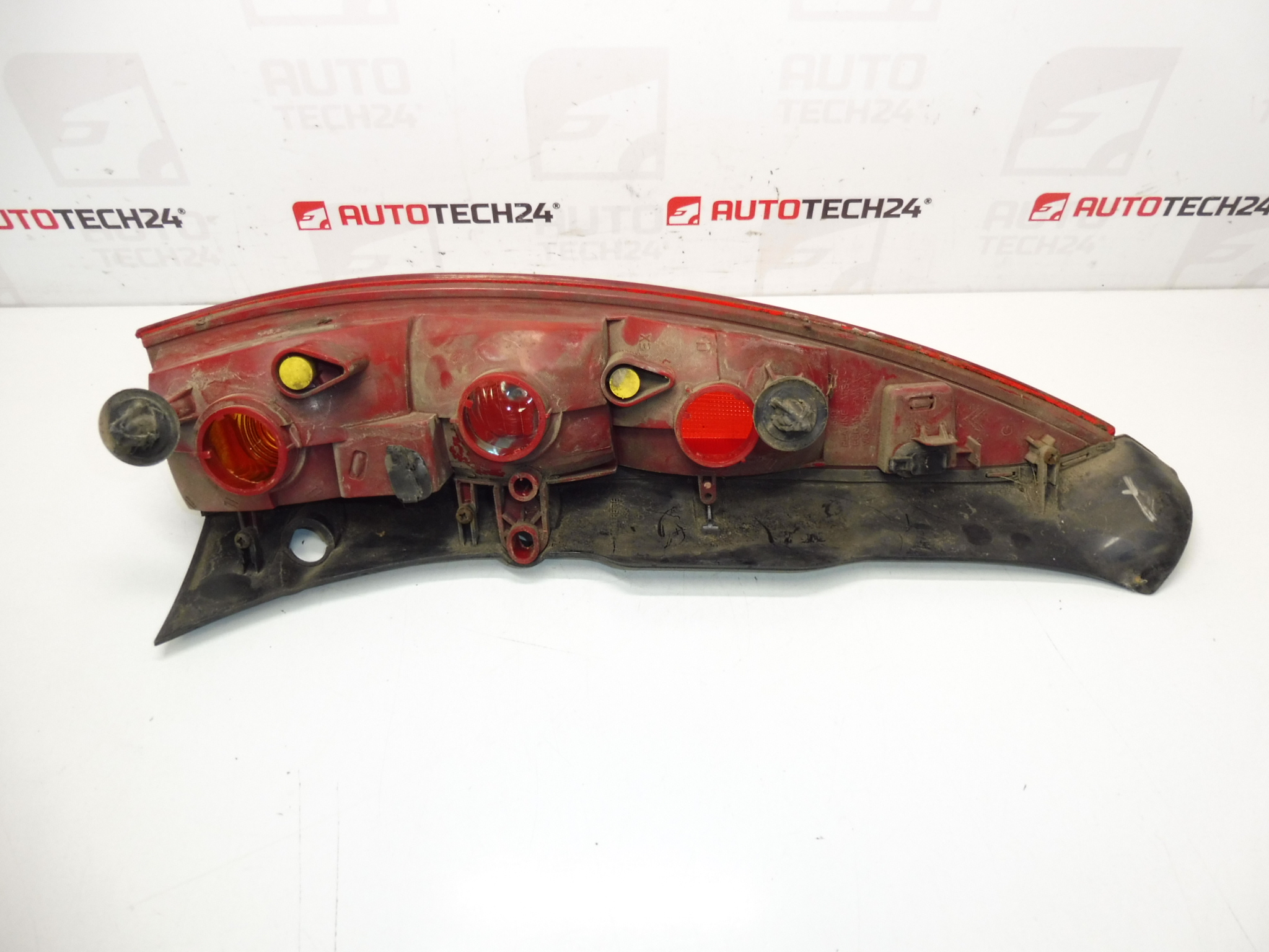 Luce posteriore inferiore sinistra Citroën C5 I e II Kombi 9637356580 6350P7