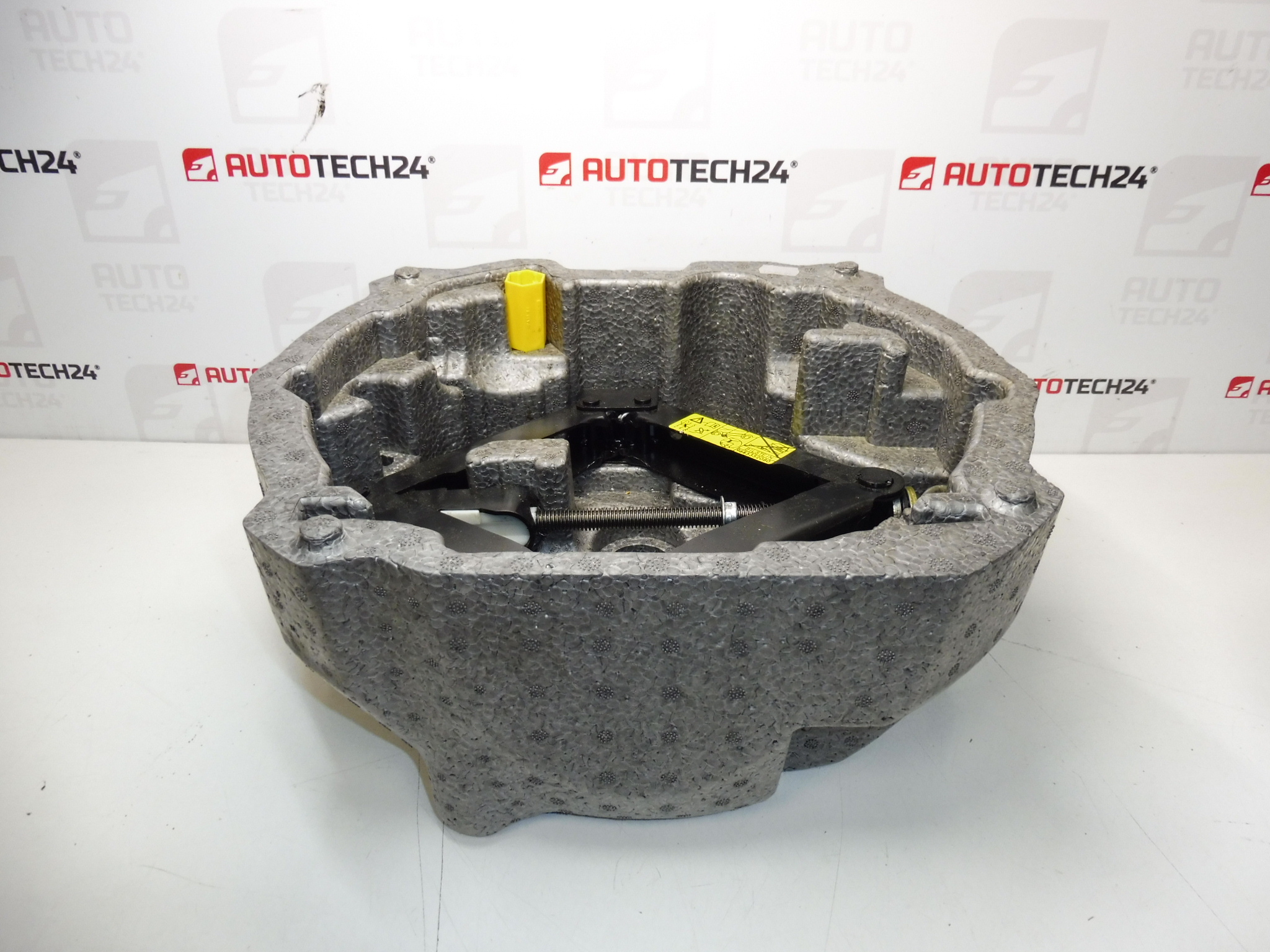 Attrezzo leva, chiave per ruote, occhione di traino Citroën C5 II 672599 6736C1 674414